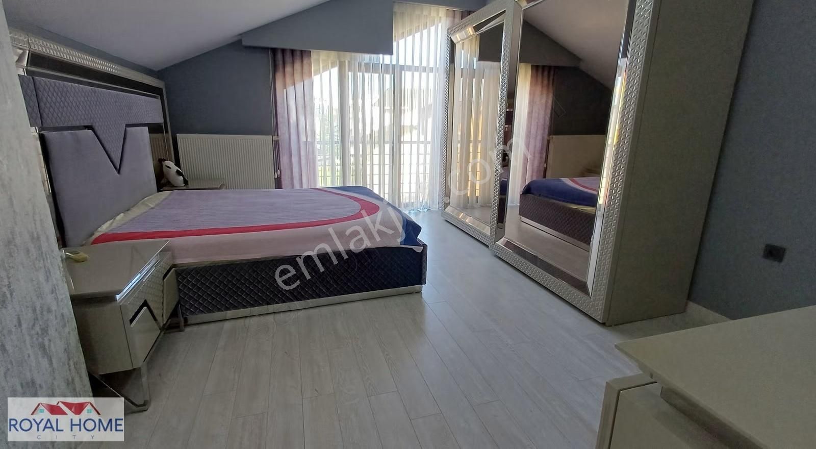 Demirci'de Üçevler Sınırında Sitede Eşyalı Kiralık 4+1 Villa - Görsel 8