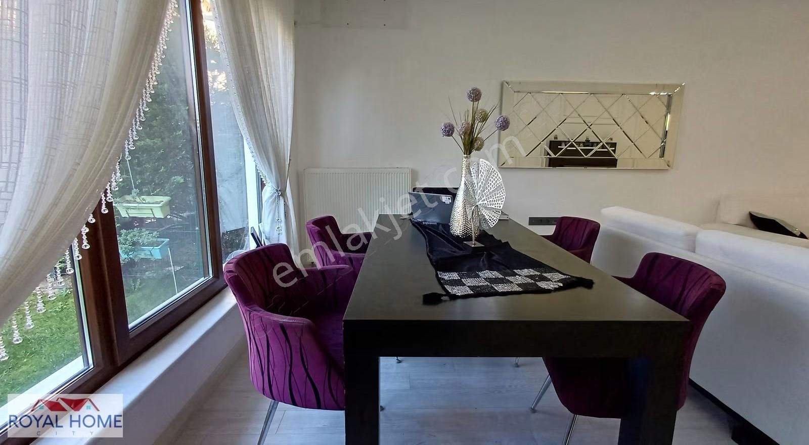 Demirci'de Üçevler Sınırında Sitede Eşyalı Kiralık 4+1 Villa - Görsel 3