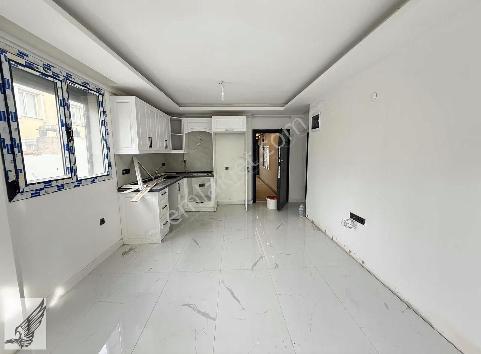 Seferihisar Çolakibrahim Bey Mahallesi Bahçeli 1+1 Satılık Daire