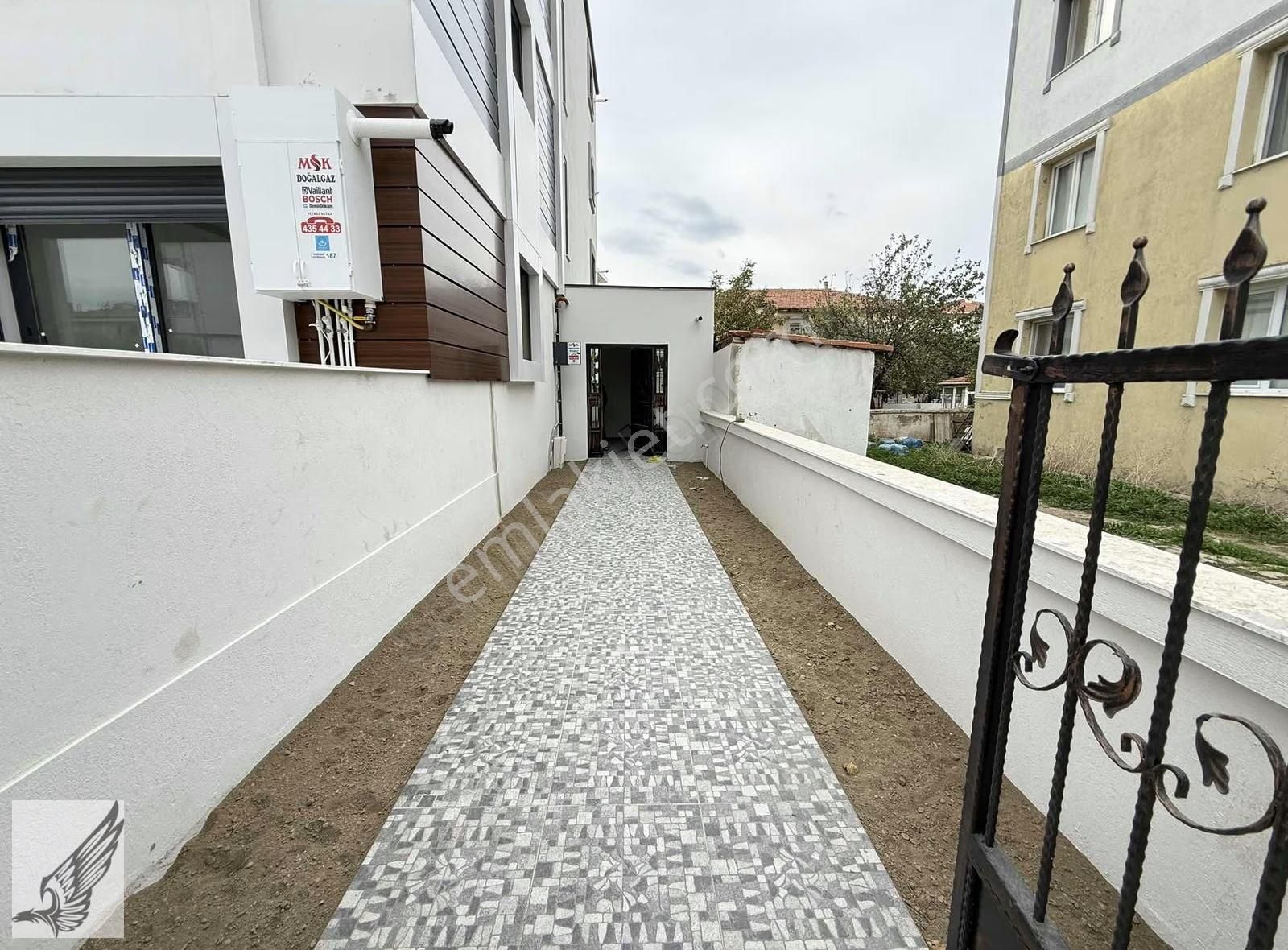 Seferihisar Çolakibrahim Bey Mahallesi Bahçeli 1+1 Satılık Daire - Görsel 12
