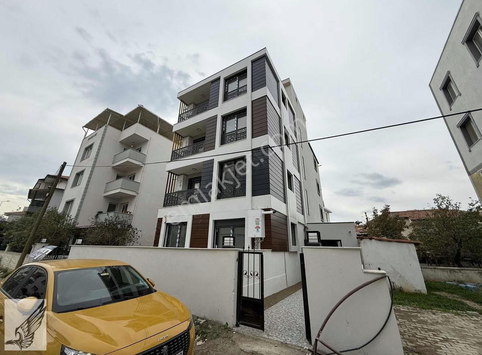 Seferihisar Çolakibrahim Bey Mahallesi Bahçeli 1+1 Satılık Daire - Görsel 5