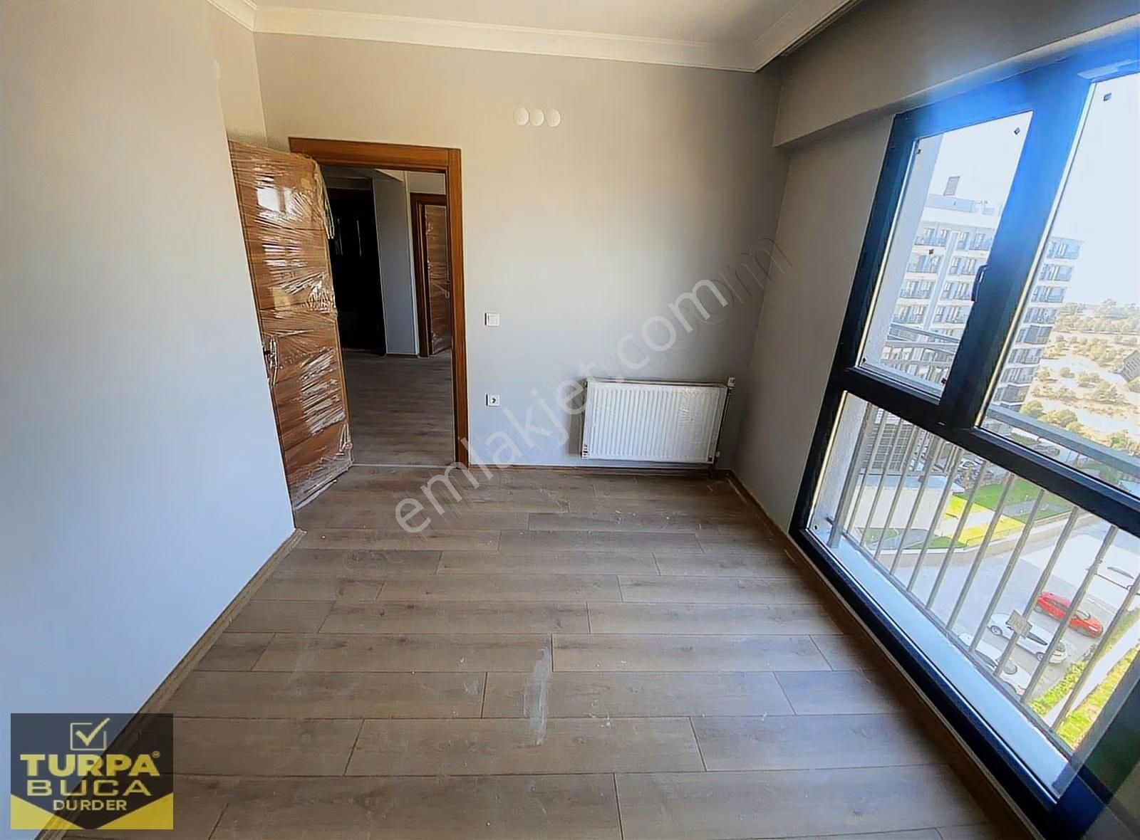 Turpa'dan Havuzlu Güvenlikli Site Dasif'te 5.kat 0 Daire Fırsatı - Görsel 11