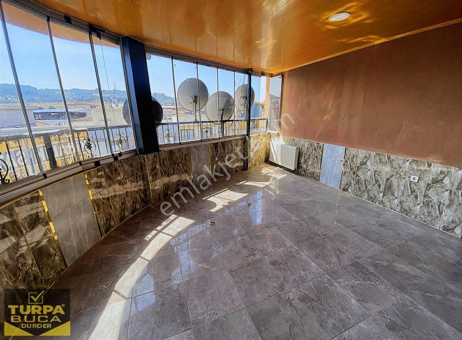 Turpa' Dan Yeşilbağlar' Da Cadde Üstü 2+1 Balkonlu D.gazlı Daire - Görsel 11