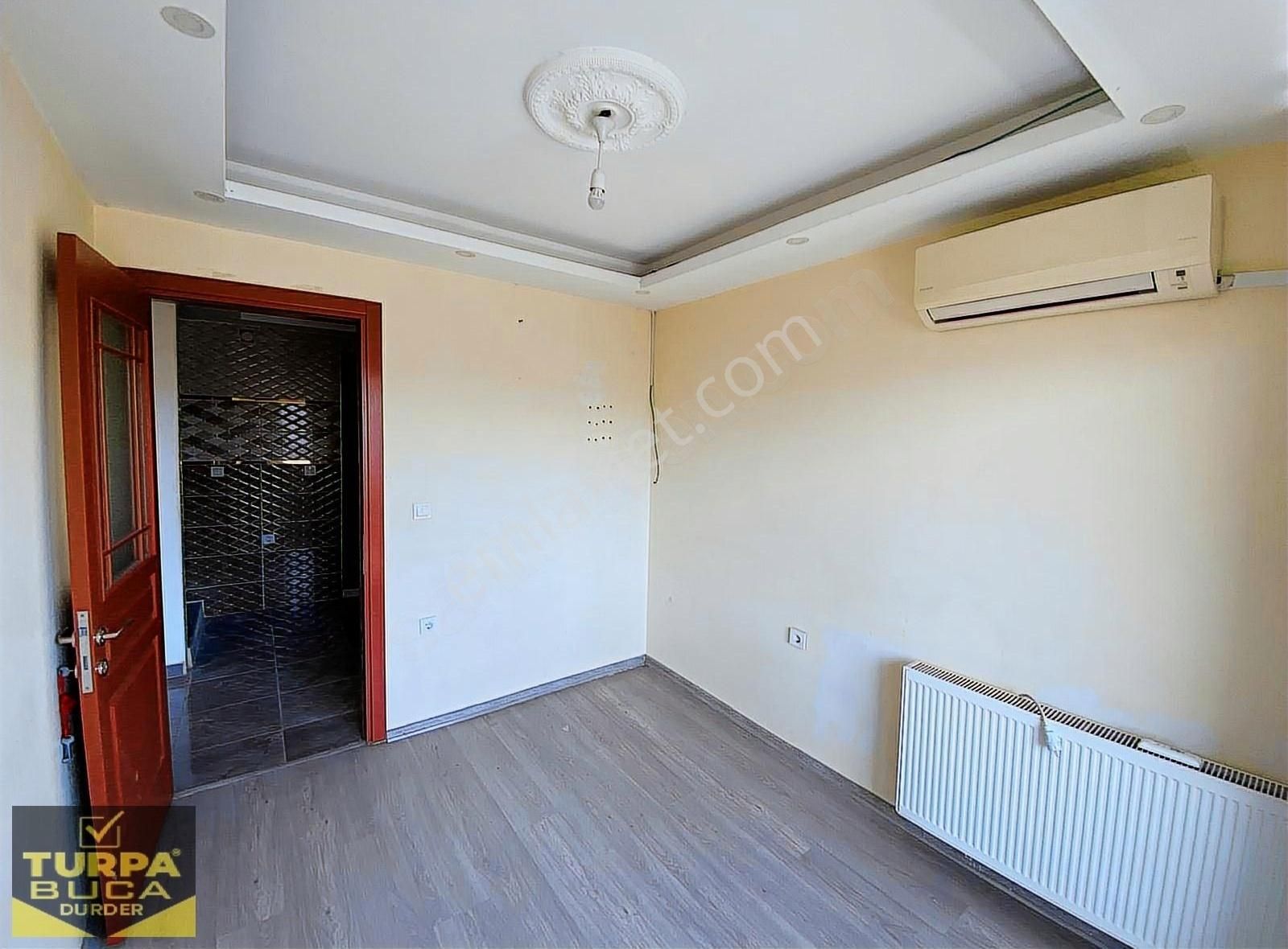 Turpa' Dan Yeşilbağlar' Da Cadde Üstü 2+1 Balkonlu D.gazlı Daire - Görsel 17