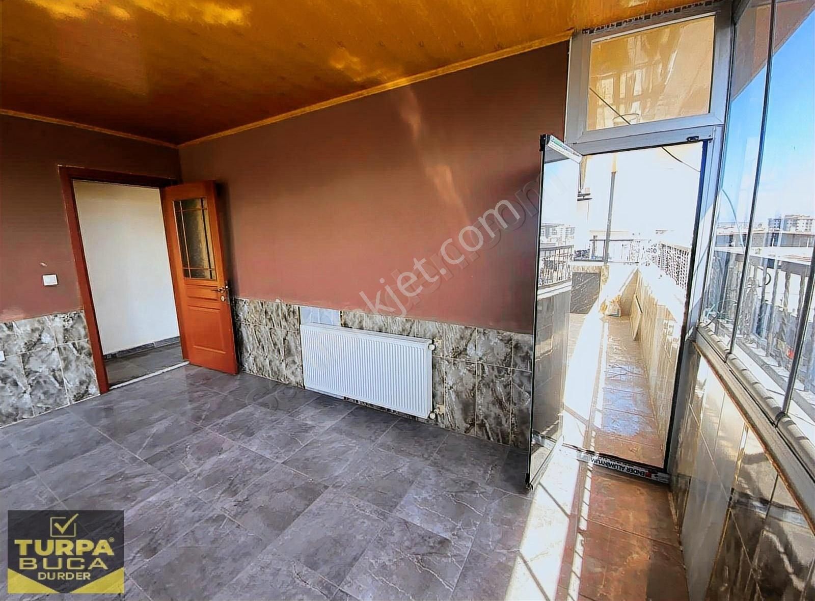 Turpa' Dan Yeşilbağlar' Da Cadde Üstü 2+1 Balkonlu D.gazlı Daire - Görsel 27