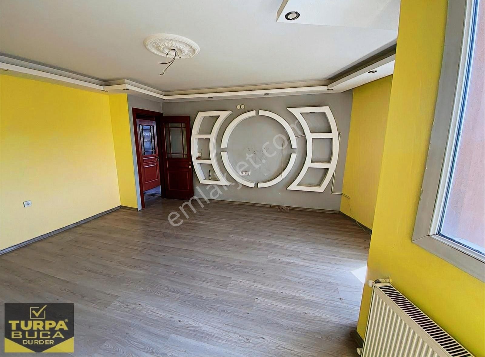 Turpa' Dan Yeşilbağlar' Da Cadde Üstü 2+1 Balkonlu D.gazlı Daire - Görsel 24