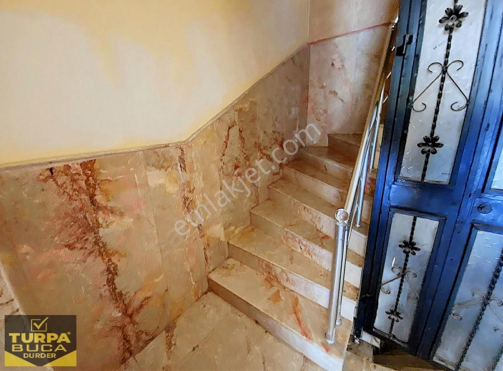 Turpa' Dan Yeşilbağlar' Da Cadde Üstü 2+1 Balkonlu D.gazlı Daire - Görsel 29