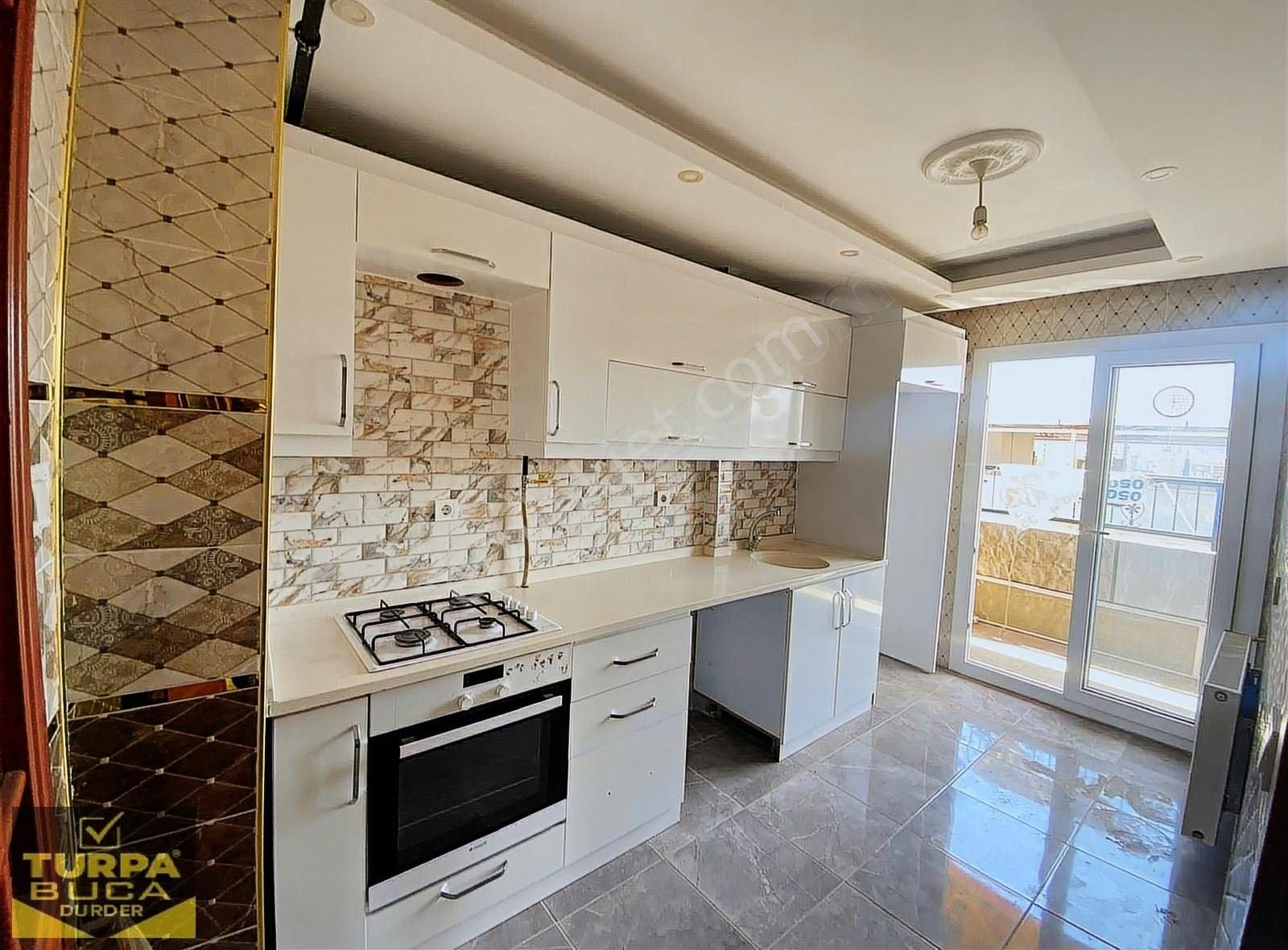 Turpa' Dan Yeşilbağlar' Da Cadde Üstü 2+1 Balkonlu D.gazlı Daire - Görsel 21