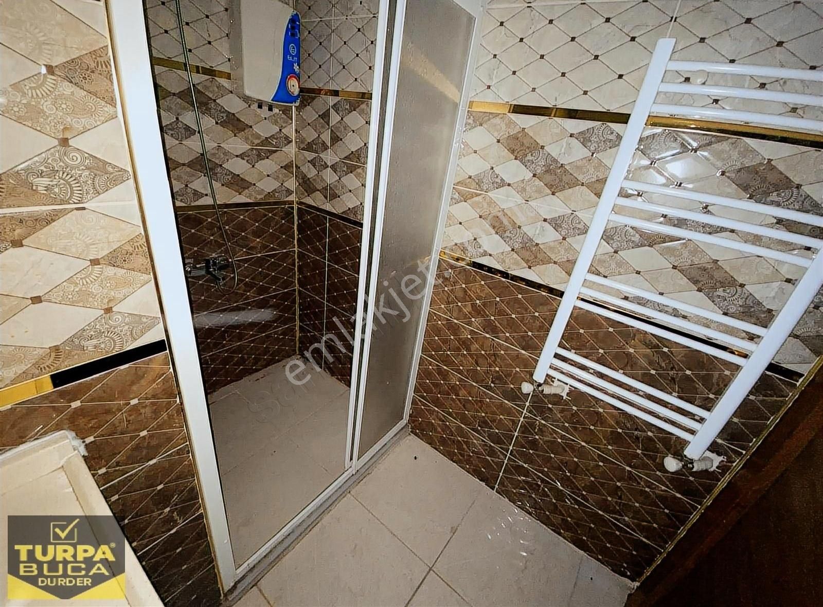 Turpa' Dan Yeşilbağlar' Da Cadde Üstü 2+1 Balkonlu D.gazlı Daire - Görsel 30