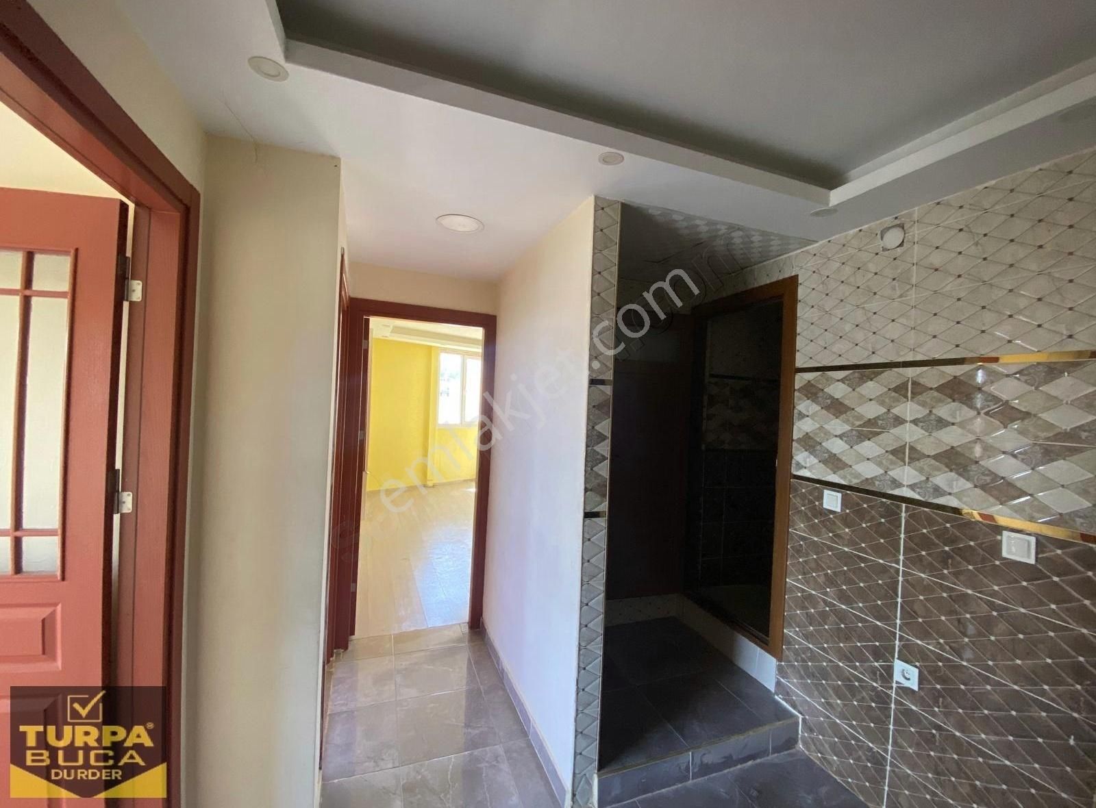 Turpa' Dan Yeşilbağlar' Da Cadde Üstü 2+1 Balkonlu D.gazlı Daire - Görsel 20