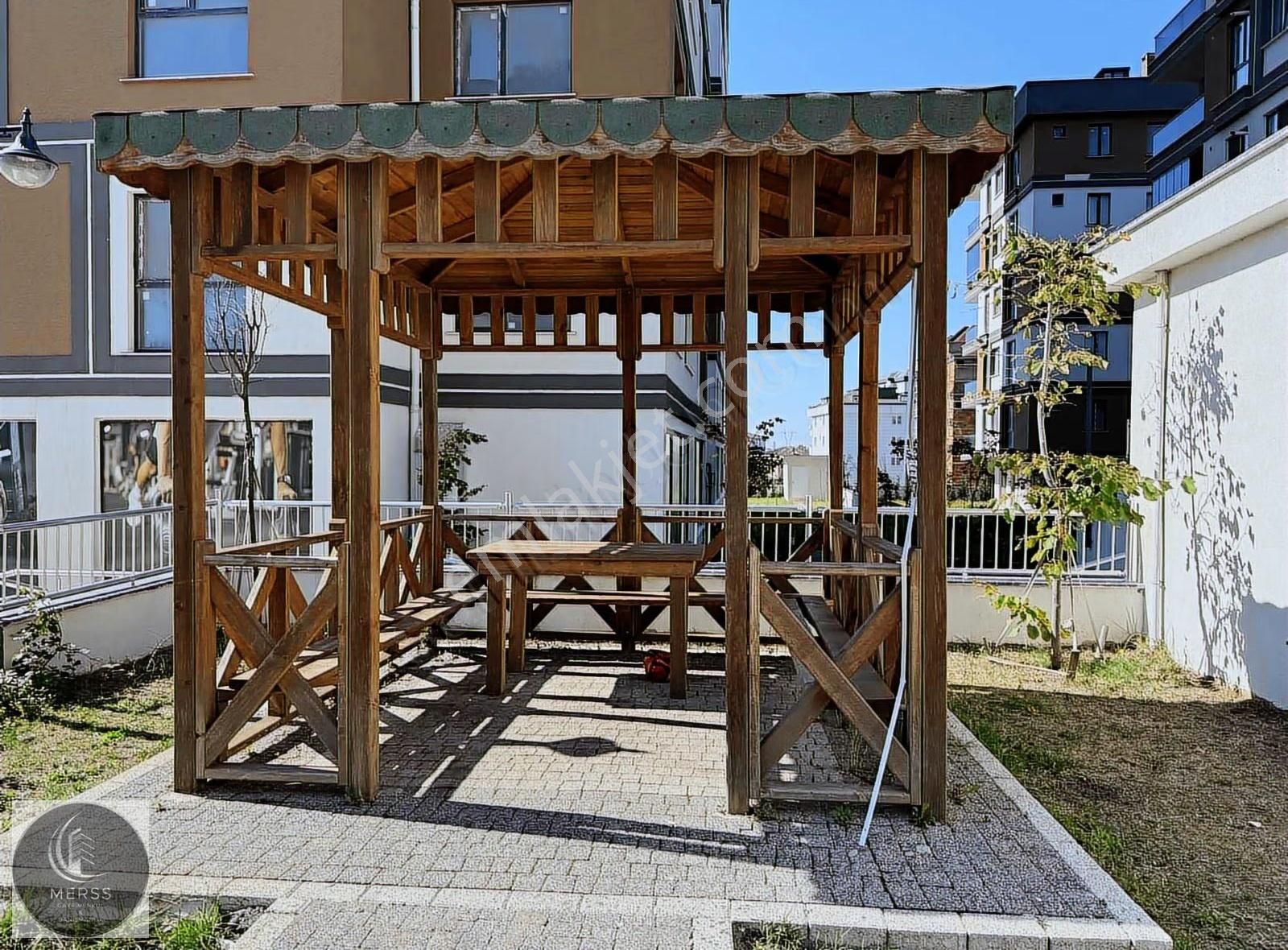 Sultanbeyli Battalgazi 'de Site'de 130 M2 3+1 Daire Satılıktır