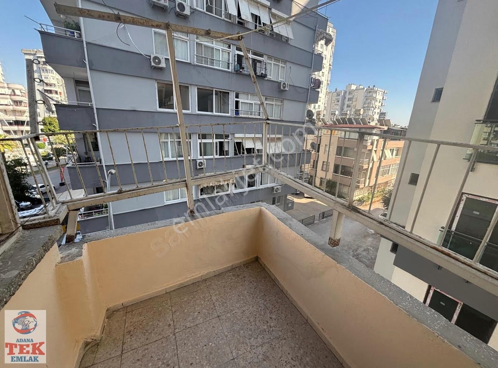 Hasteneler Kavşağında Az Katlı Geniş 3+1 Kiralık Daire - Görsel 3