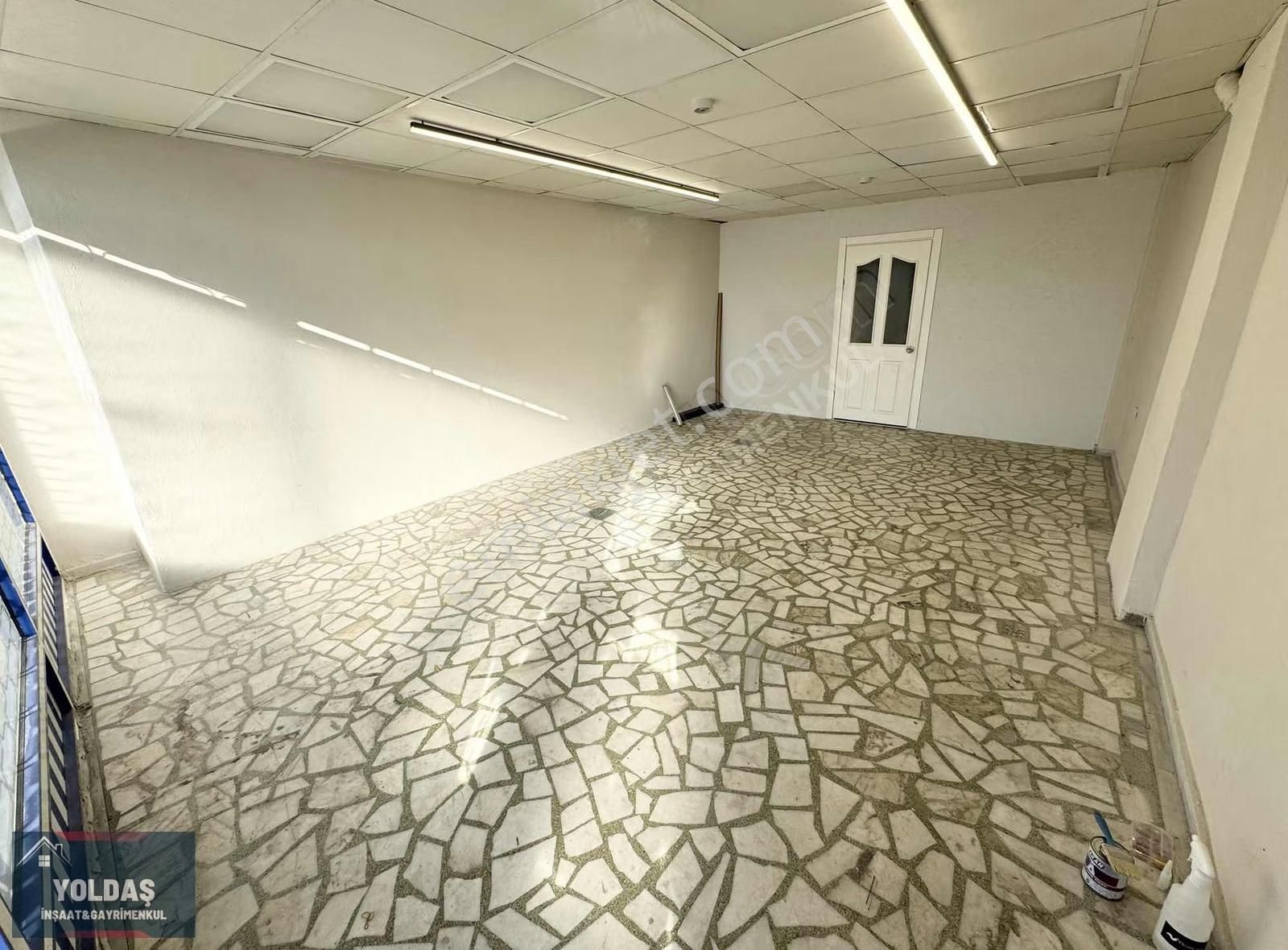 Yoldaş İnşaat'tan Kiralık 85 M2 Giriş Dükkan - Görsel 8