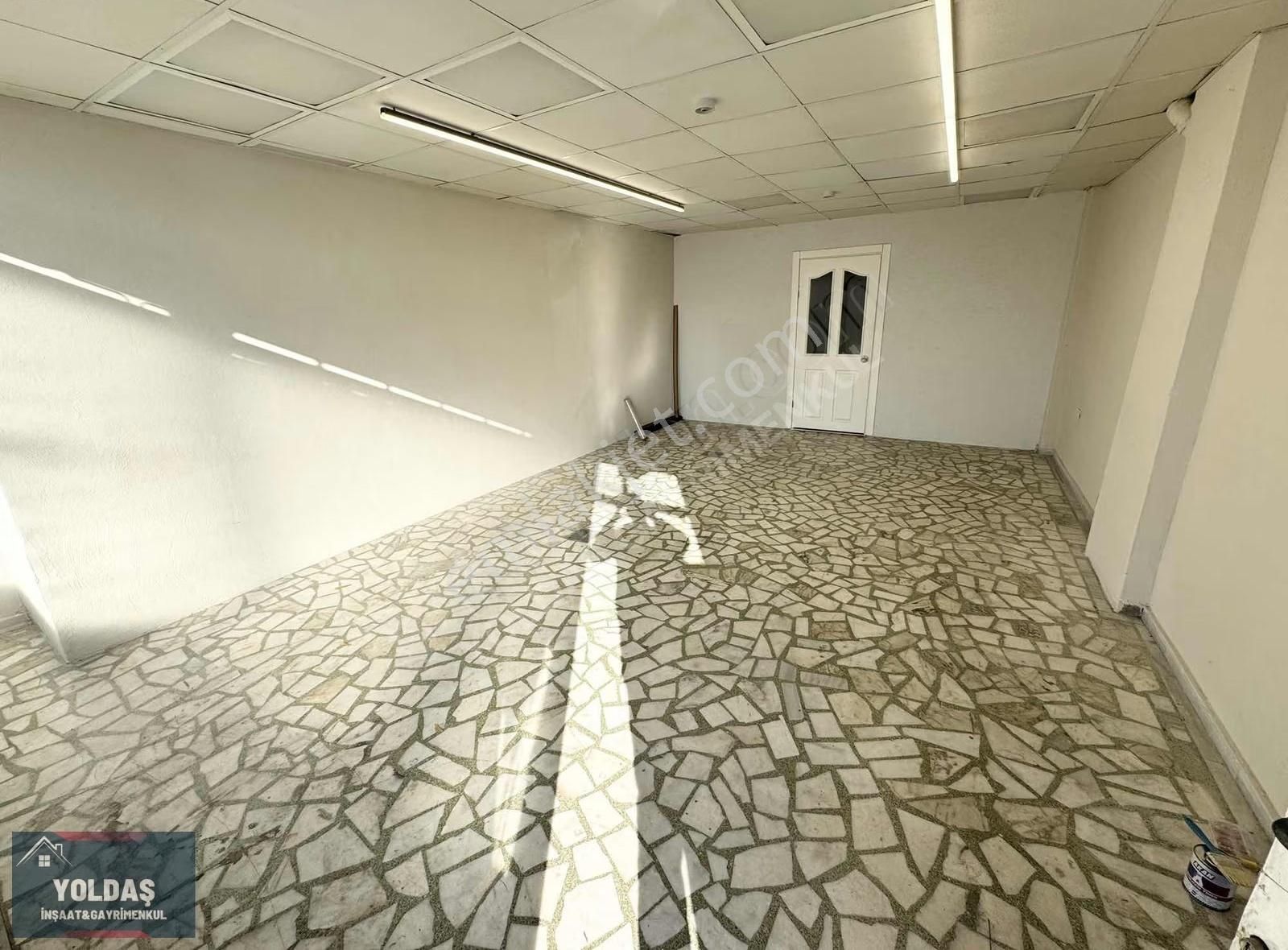 Yoldaş İnşaat'tan Kiralık 85 M2 Giriş Dükkan - Görsel 4