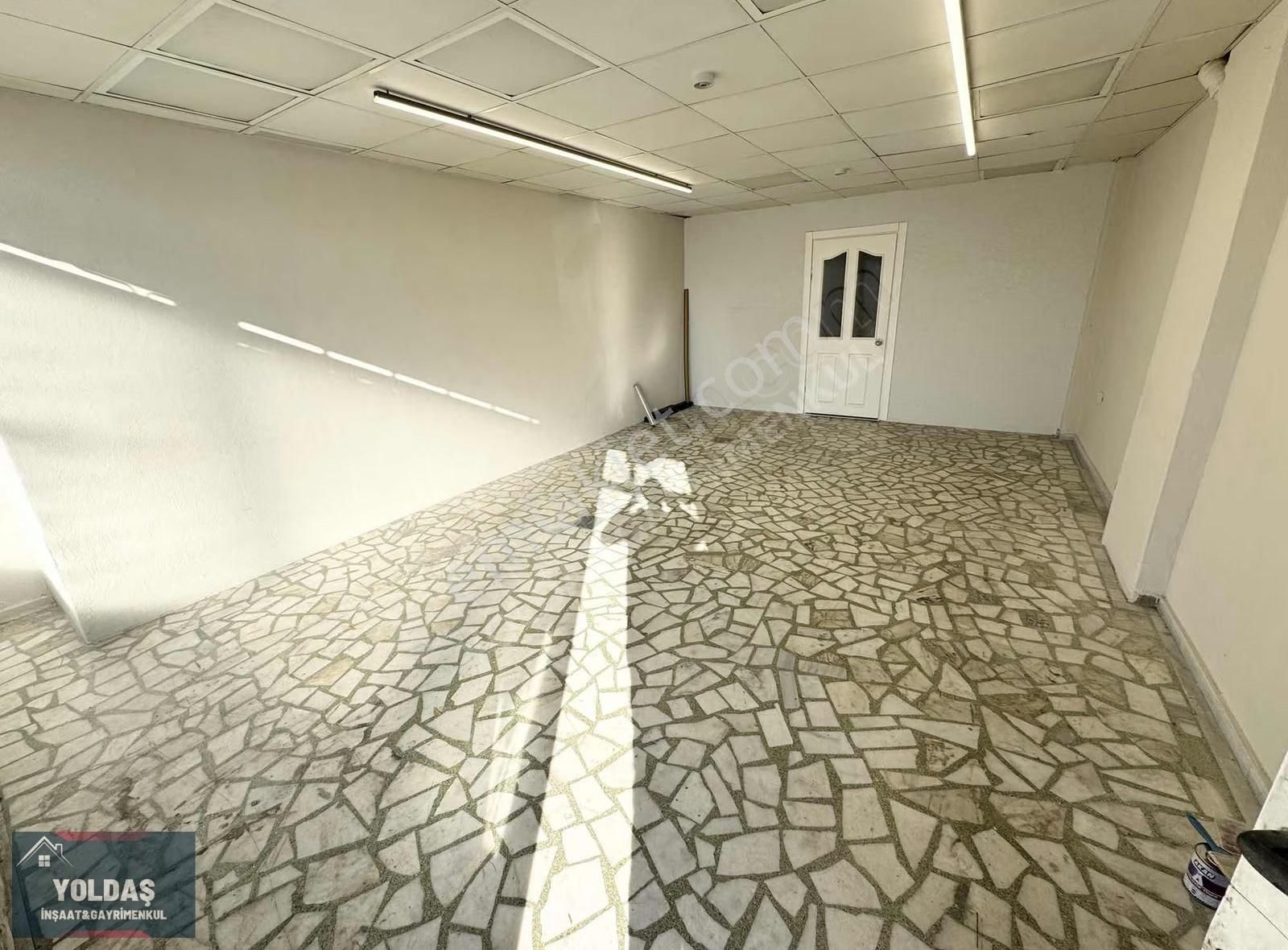 Yoldaş İnşaat'tan Kiralık 85 M2 Giriş Dükkan - Görsel 6