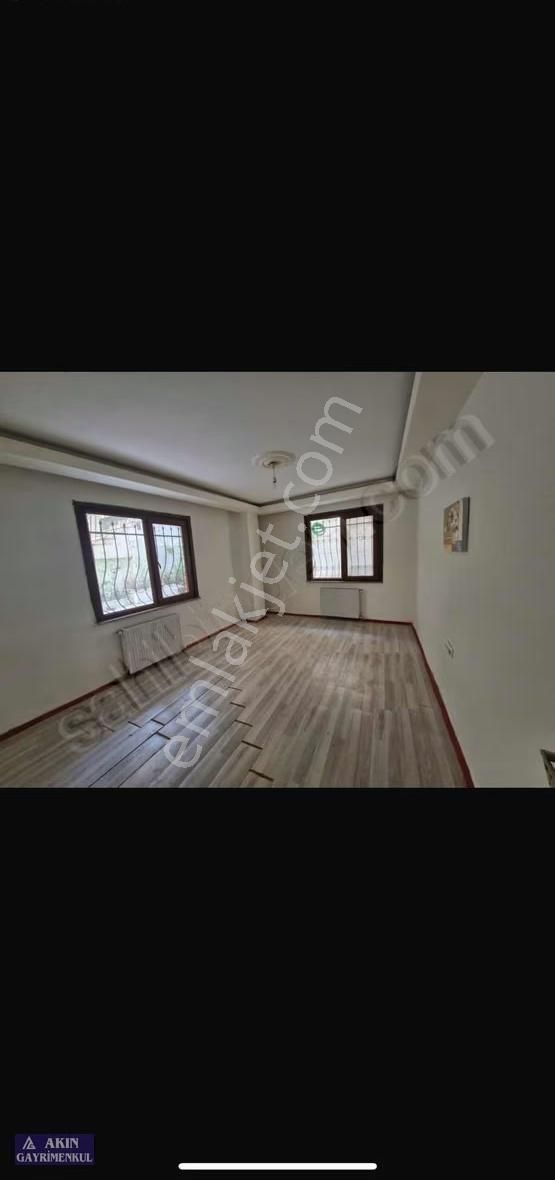 Beylikdüzü Yakuplu Mahallesinde Satılık 2+1 Bahçekatı - Görsel 3