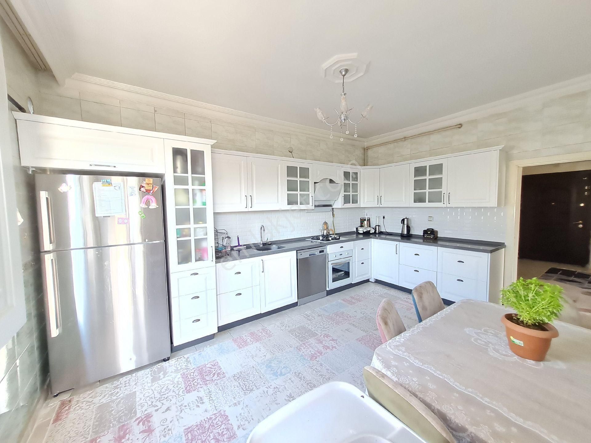 Emniyet Caddesinde 4+1 Arakat Kiralık Daire ** - Görsel 19