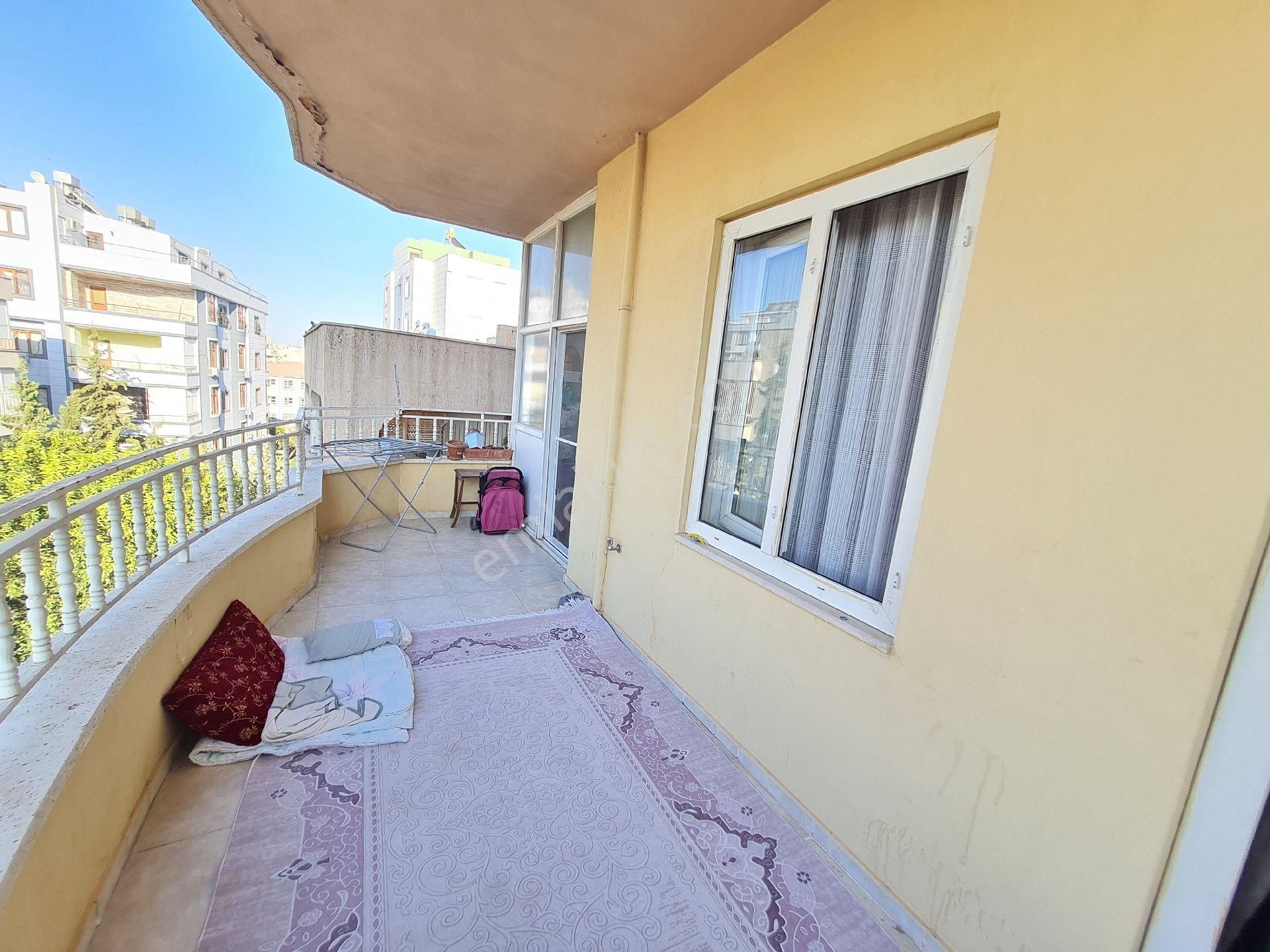Emniyet Caddesinde 4+1 Arakat Kiralık Daire ** - Görsel 8