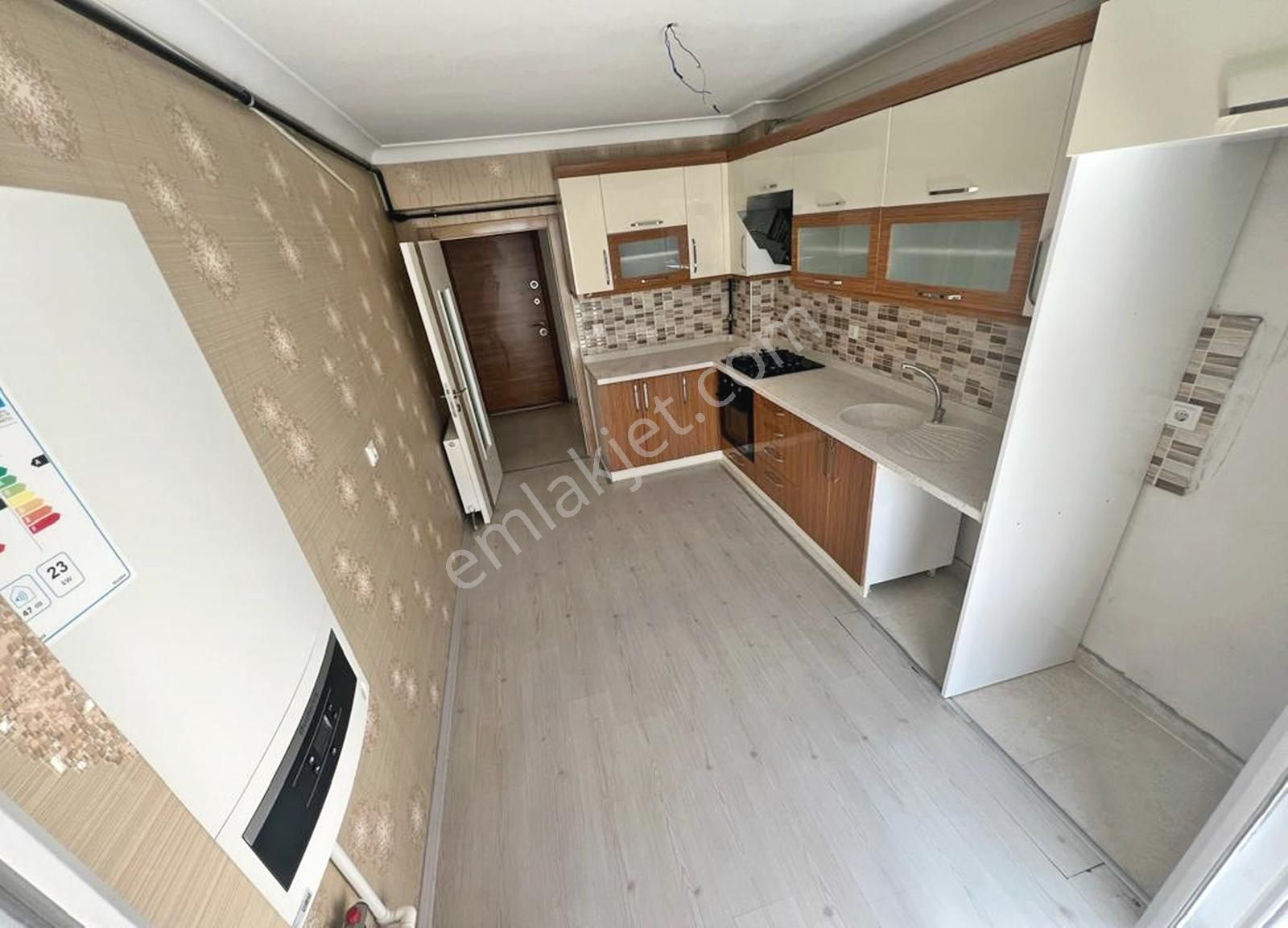 Kanunide Ara Katta Asansörlü Masrafsız Genç Bina Fırsat Dairesi