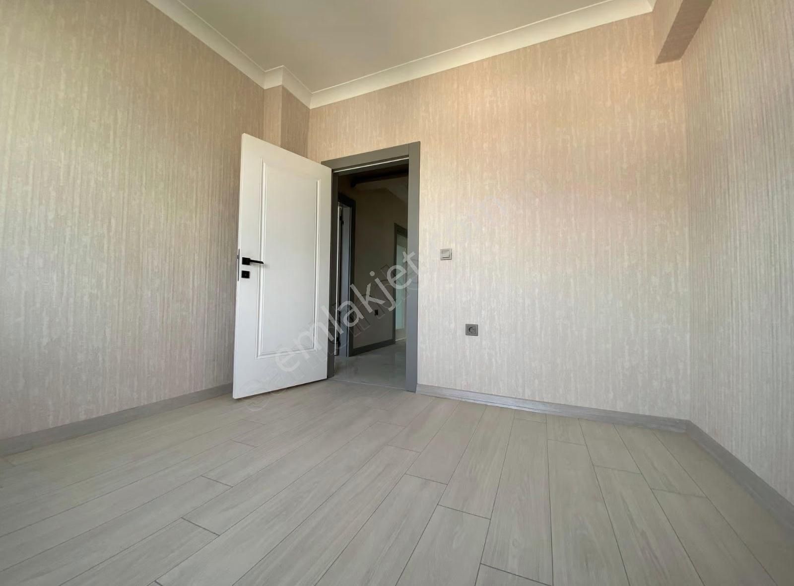 Susuz'da Geniş 2+1 Sıfır Lüks Daire - Görsel 9