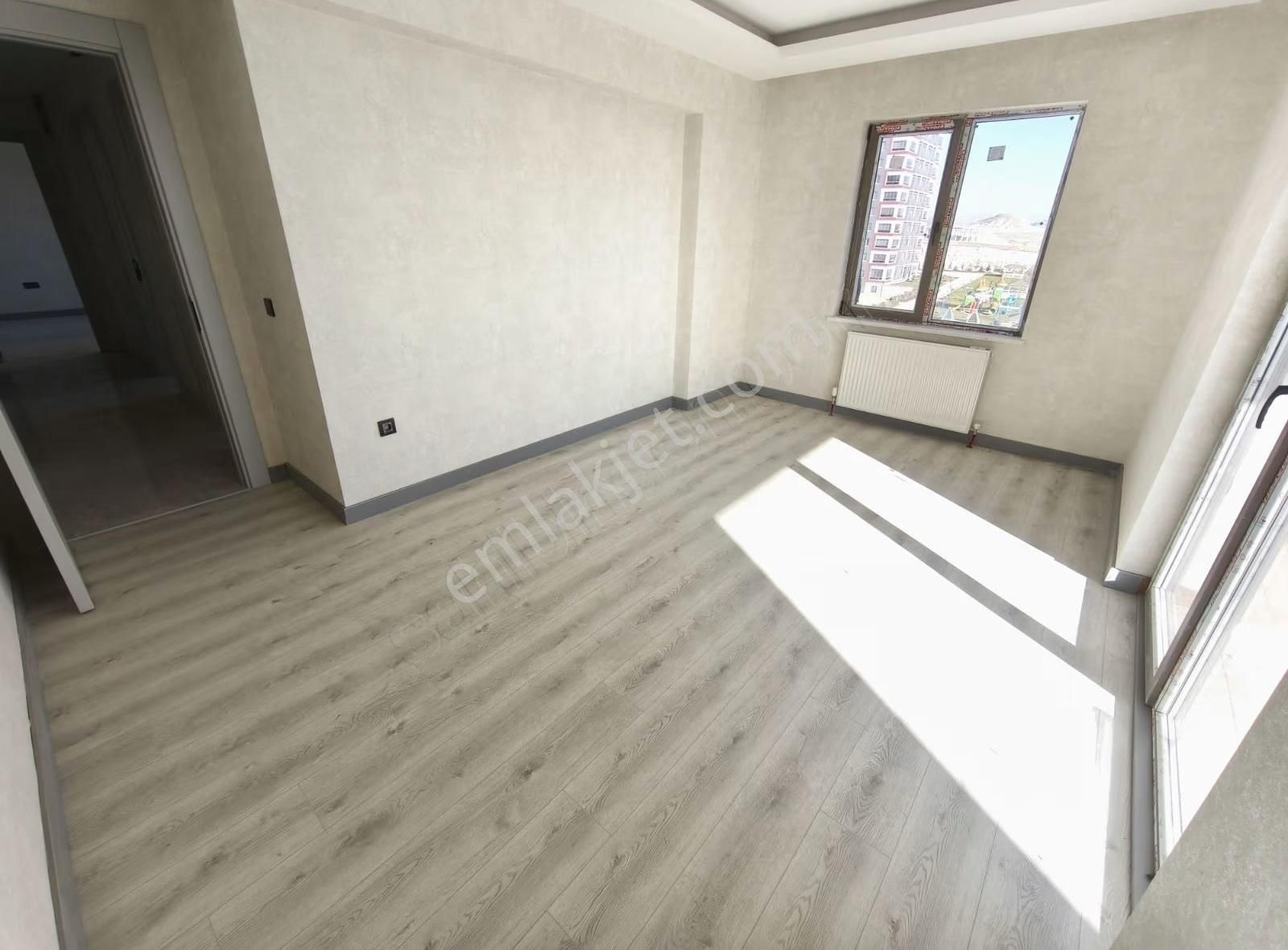 Merkezi Lokasyonda Orman Manzaralı 4+1 Ara Kat Daire - Görsel 8