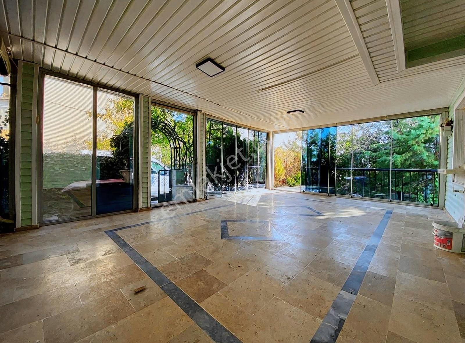 Geniş Bahçeli Kiralık Müstakil - Görsel 17