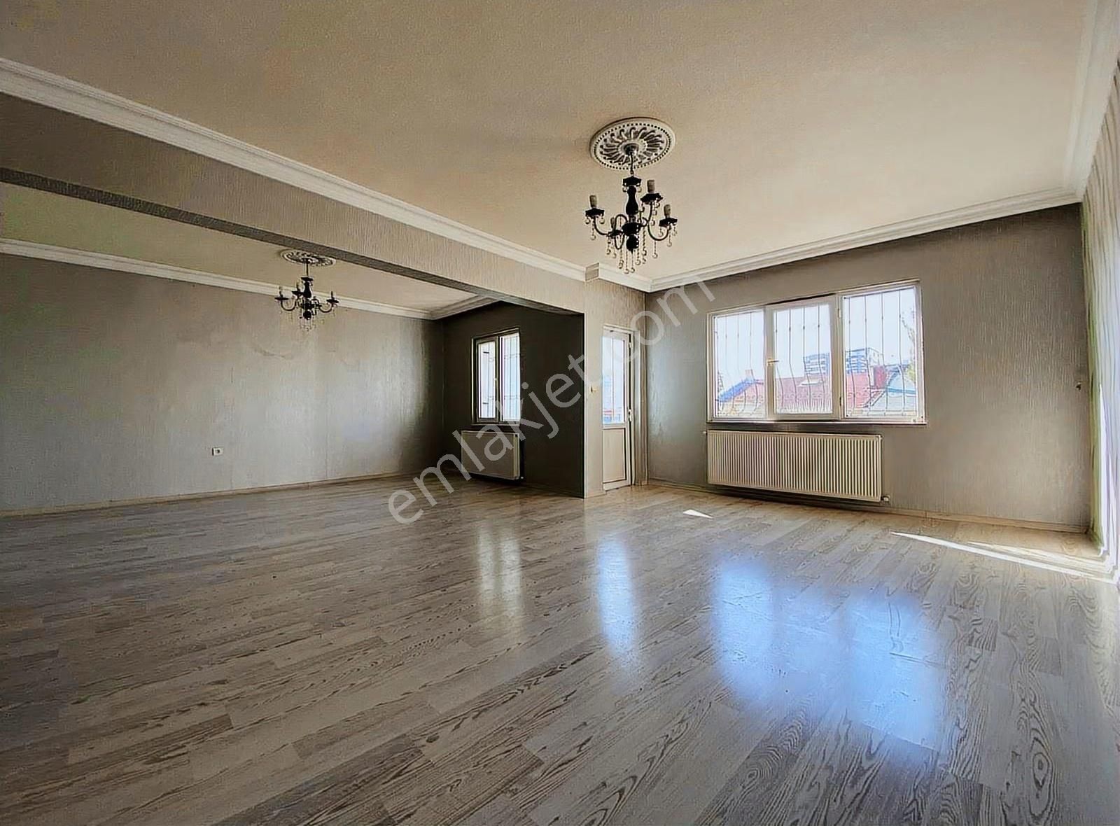 Geniş Bahçeli Kiralık Müstakil - Görsel 19