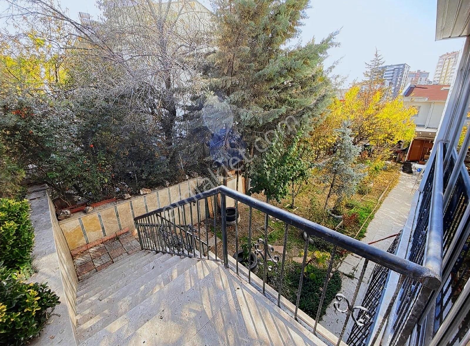 Geniş Bahçeli Kiralık Müstakil - Görsel 18