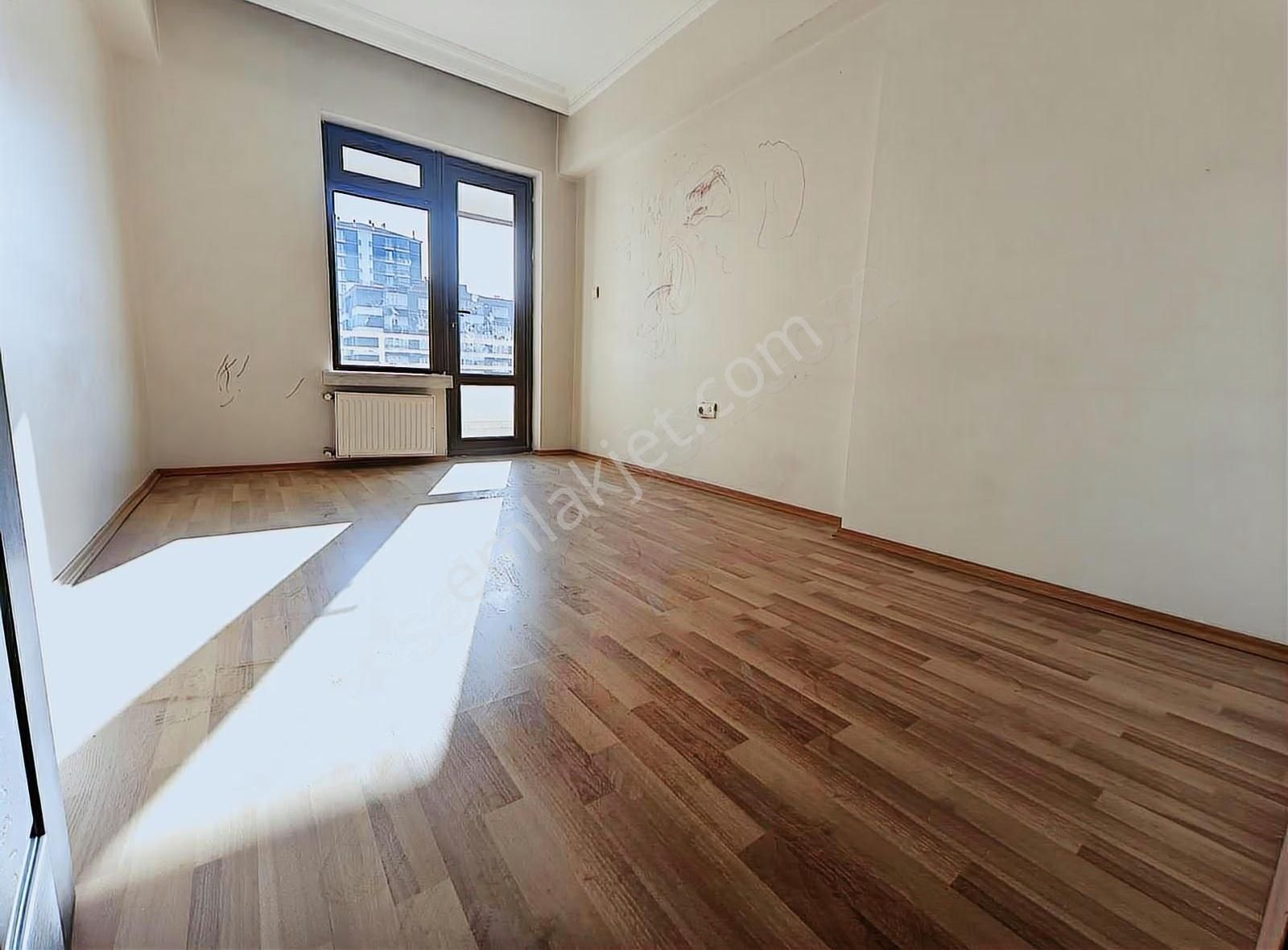 4+1 Kullanışlı Ebeveyn Banyolu Ara Kat Fırsat Daire - Görsel 9