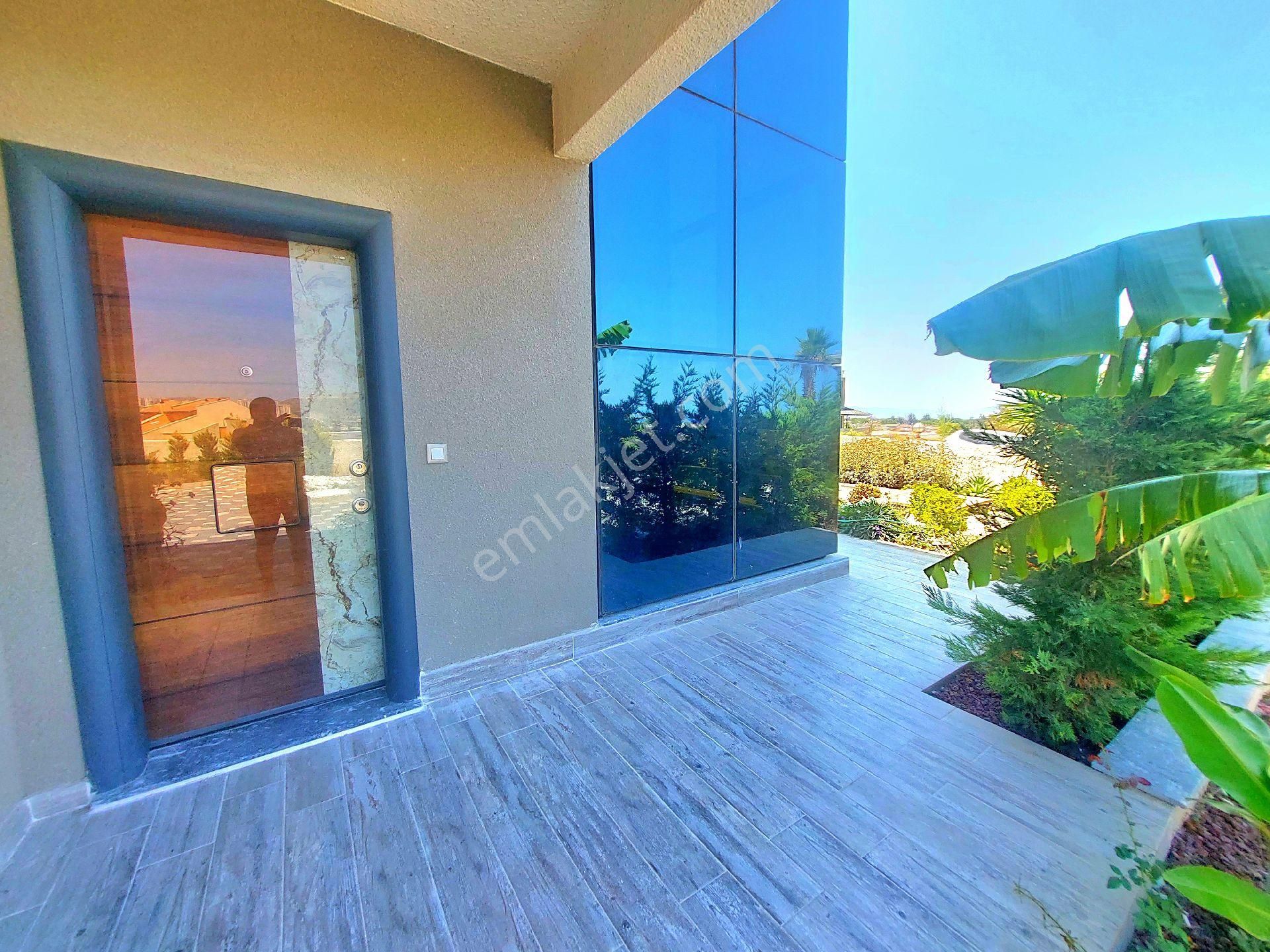 Kuşadasında Avm'ye Yakın Özel Havuzlu Tek Müstakil 4+1 Sıfır Villa - Görsel 33