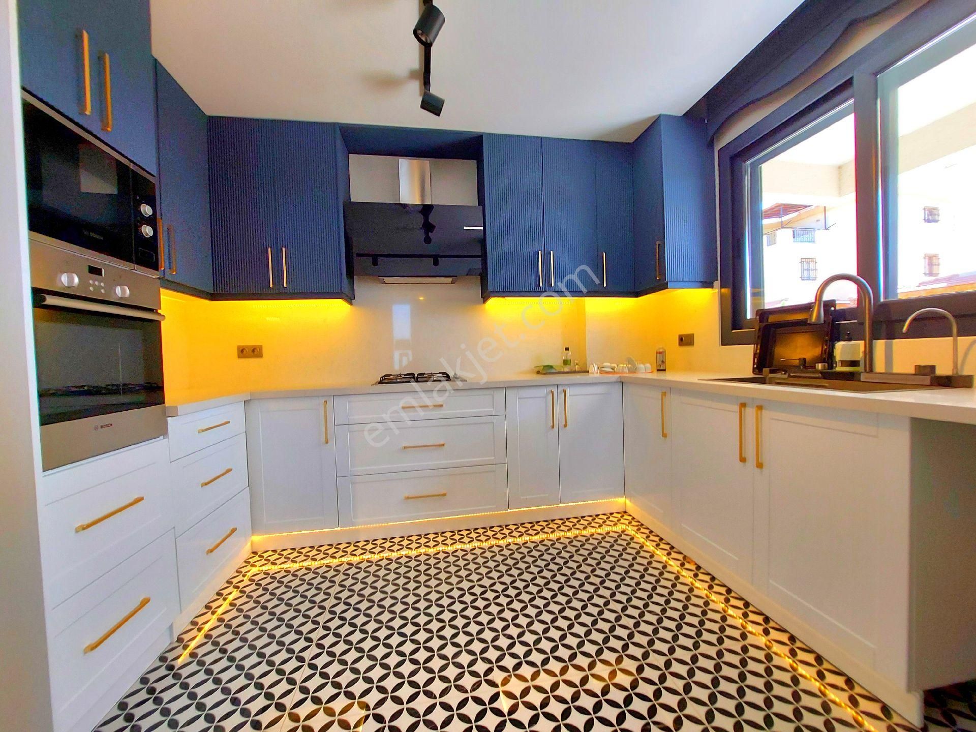 Kuşadasında Avm'ye Yakın Özel Havuzlu Tek Müstakil 4+1 Sıfır Villa - Görsel 11