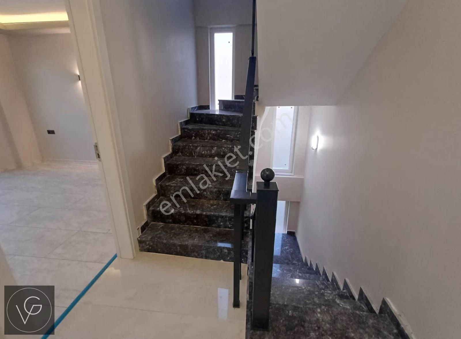 Didim Akbükte Deniz Manzaralı Denize 150 Metre 4+1müstakil Villa - Görsel 31