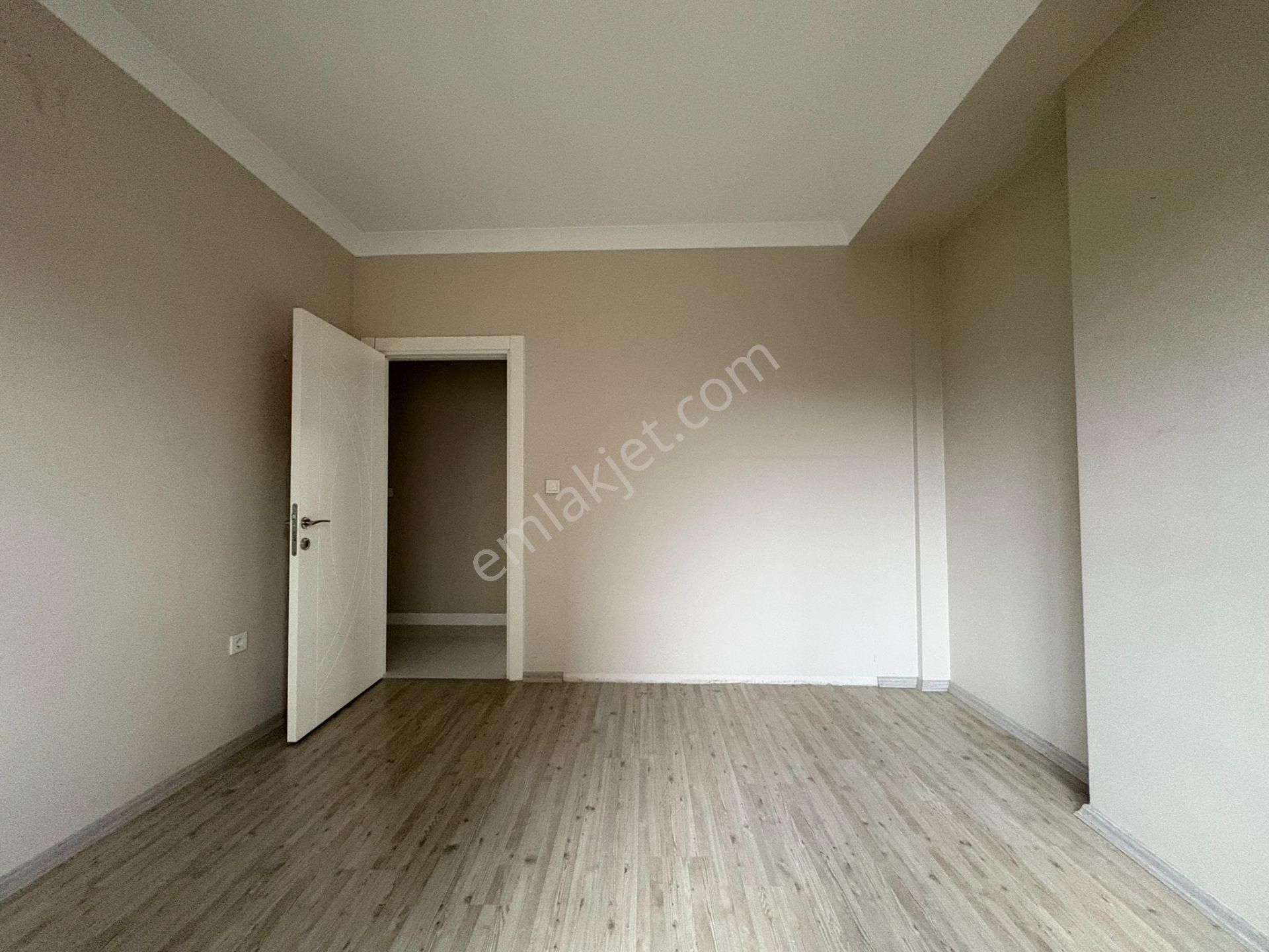 Emin Alipaşa Caddesinde Marmaray Sahile Yakın 2+1 75 M² Net - Görsel 15