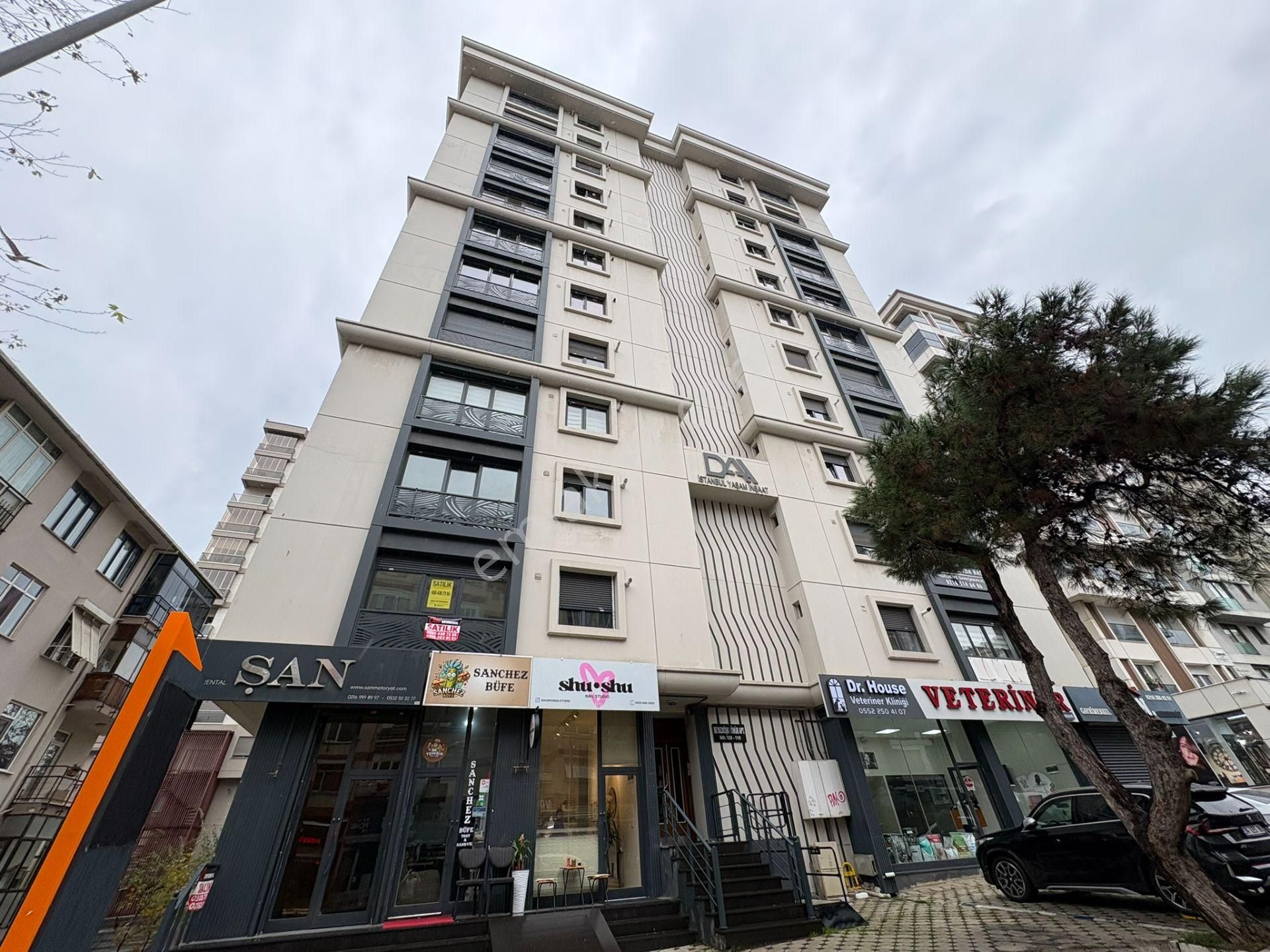 Emin Alipaşa Caddesinde Marmaray Sahile Yakın 2+1 75 M² Net - Görsel 35