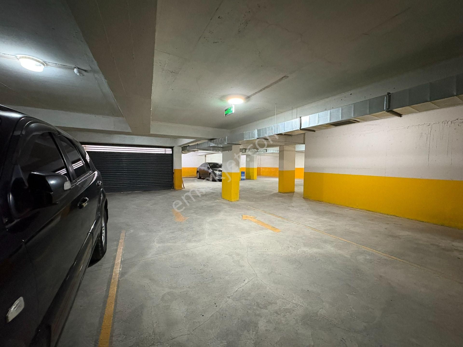 Emin Alipaşa Caddesinde Marmaray Sahile Yakın 2+1 75 M² Net - Görsel 28