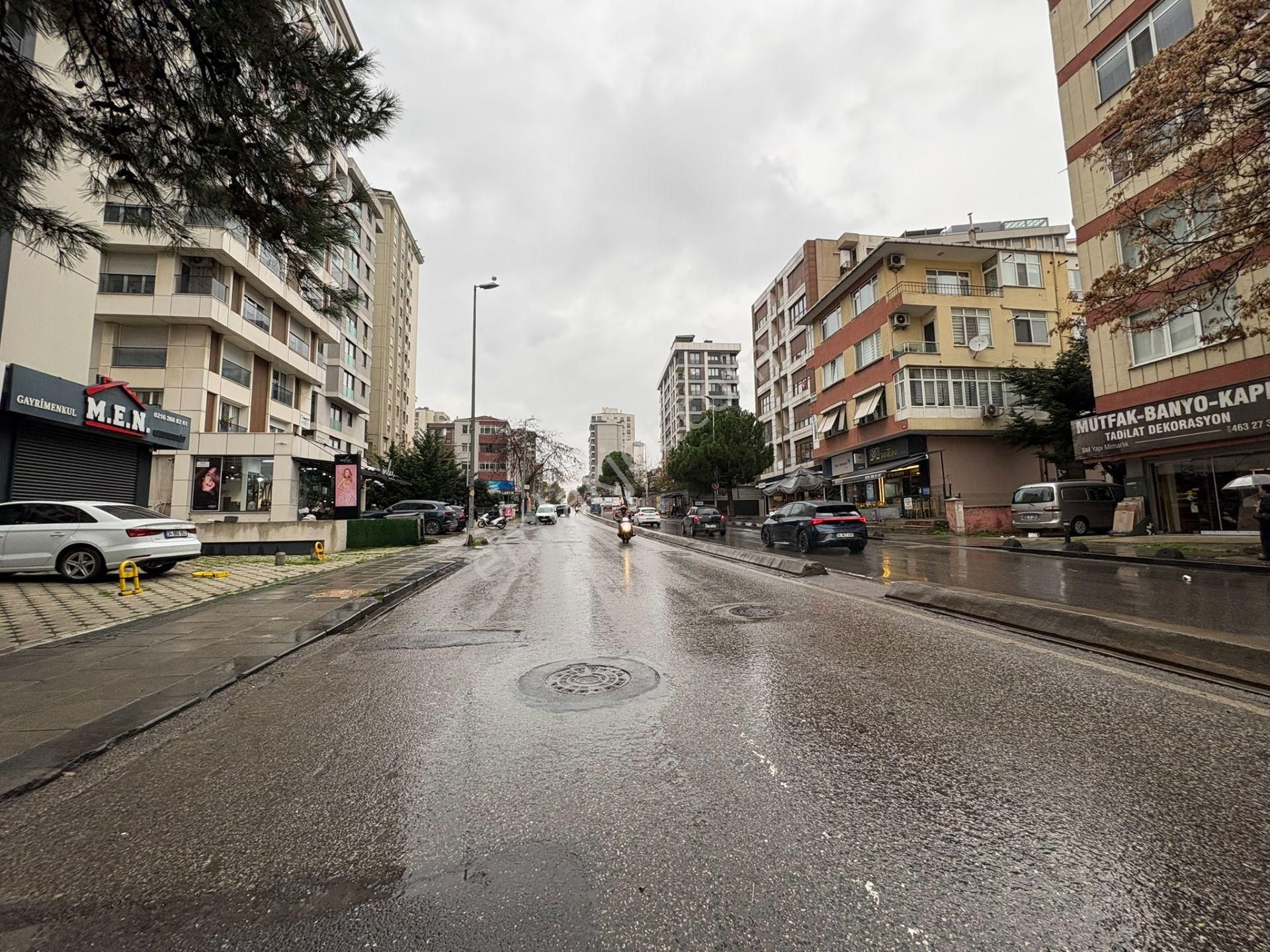 Emin Alipaşa Caddesinde Marmaray Sahile Yakın 2+1 75 M² Net - Görsel 34