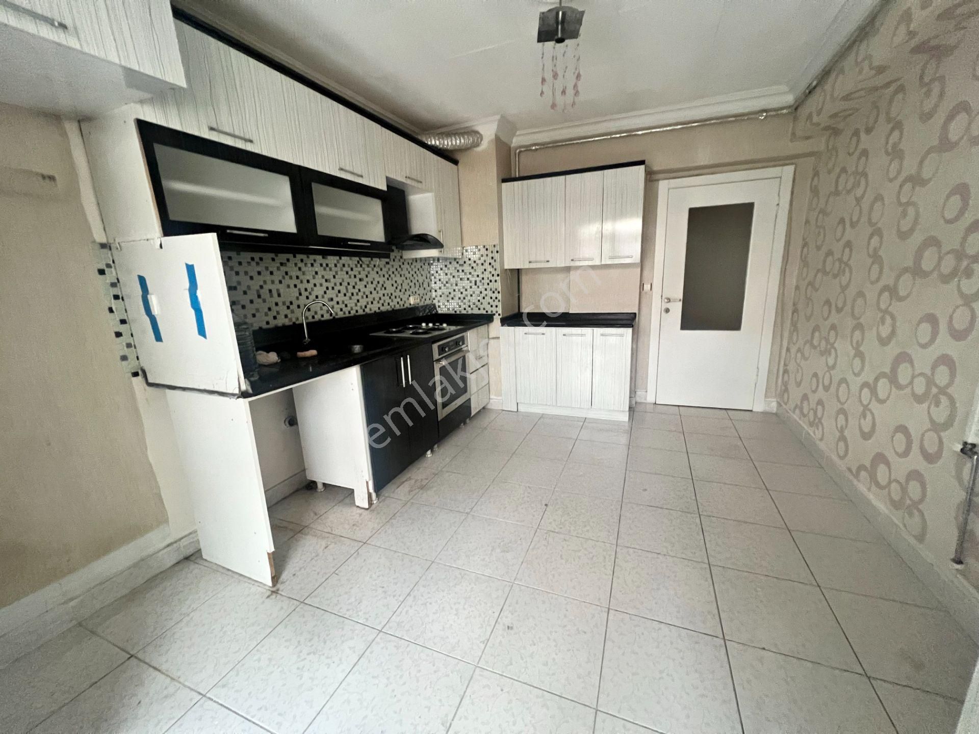 Cihandan Karakeçili Cadde Üzerinde Asansörlü Geniş 3+1 - Görsel 3