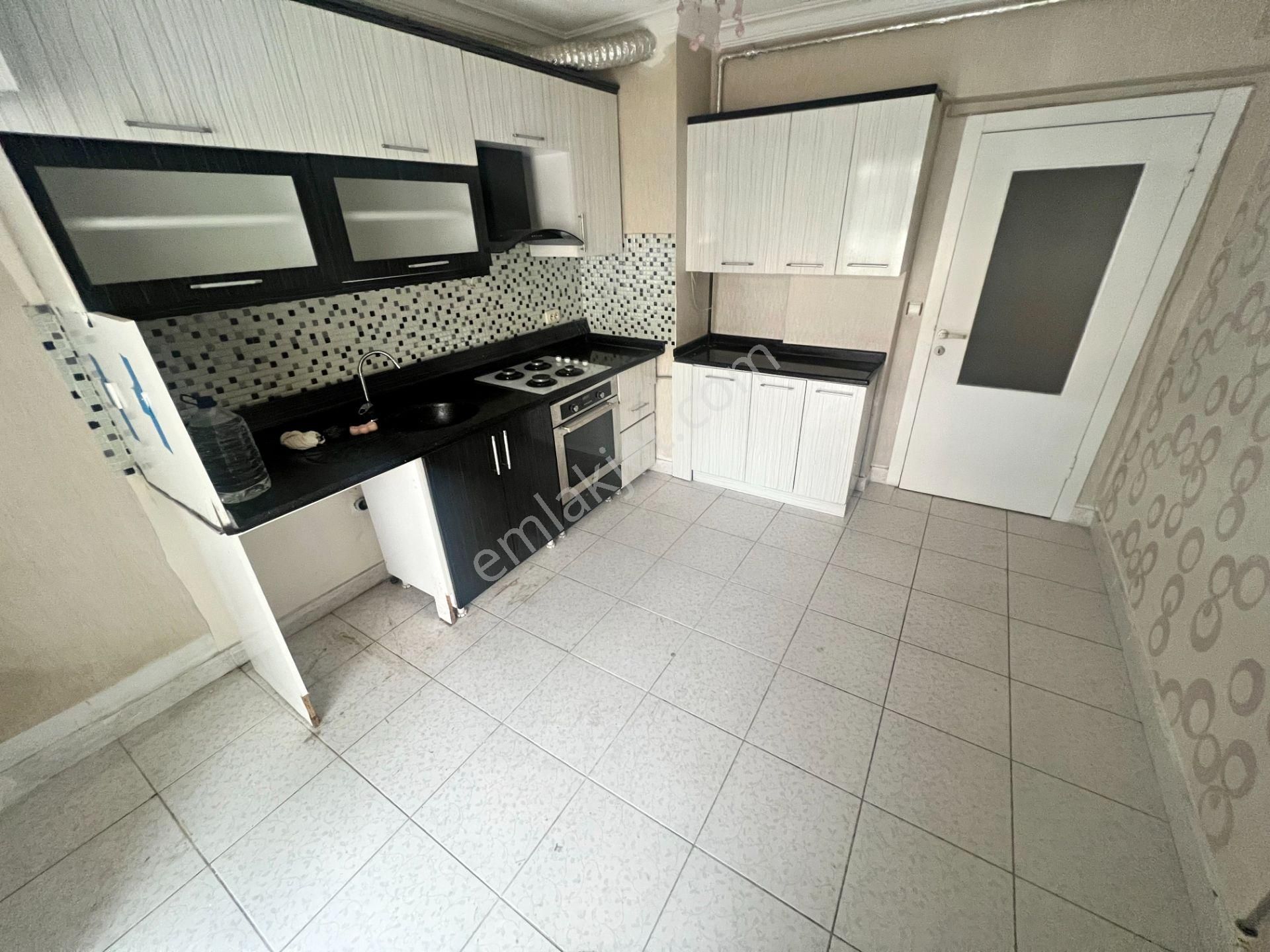 Cihandan Karakeçili Cadde Üzerinde Asansörlü Geniş 3+1