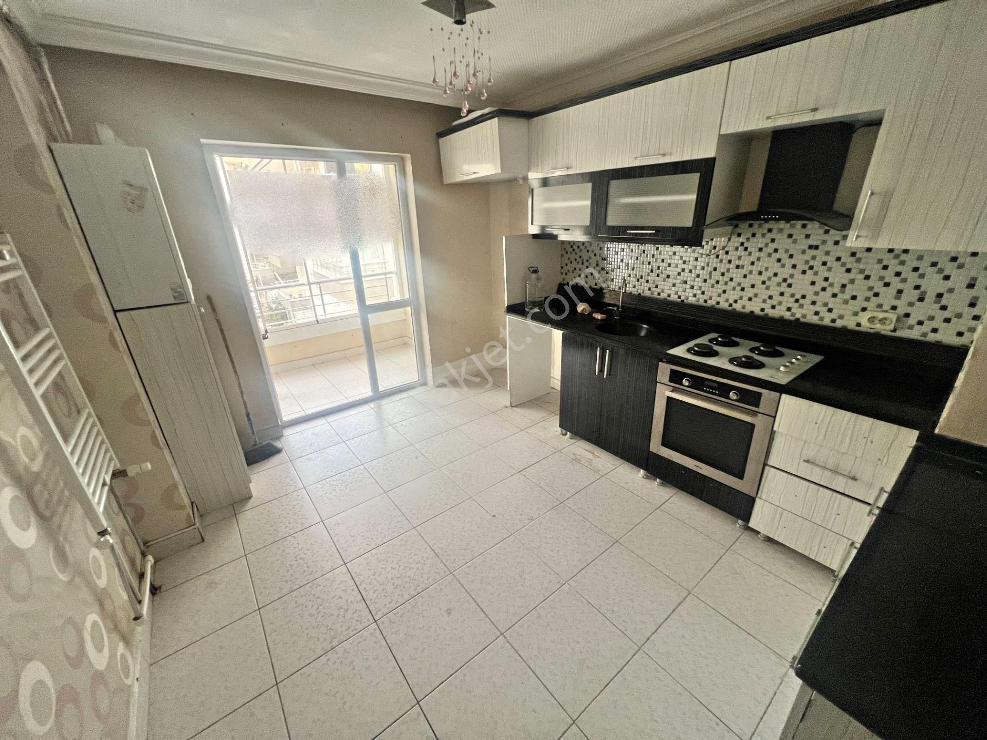 Cihandan Karakeçili Cadde Üzerinde Asansörlü Geniş 3+1 - Görsel 2