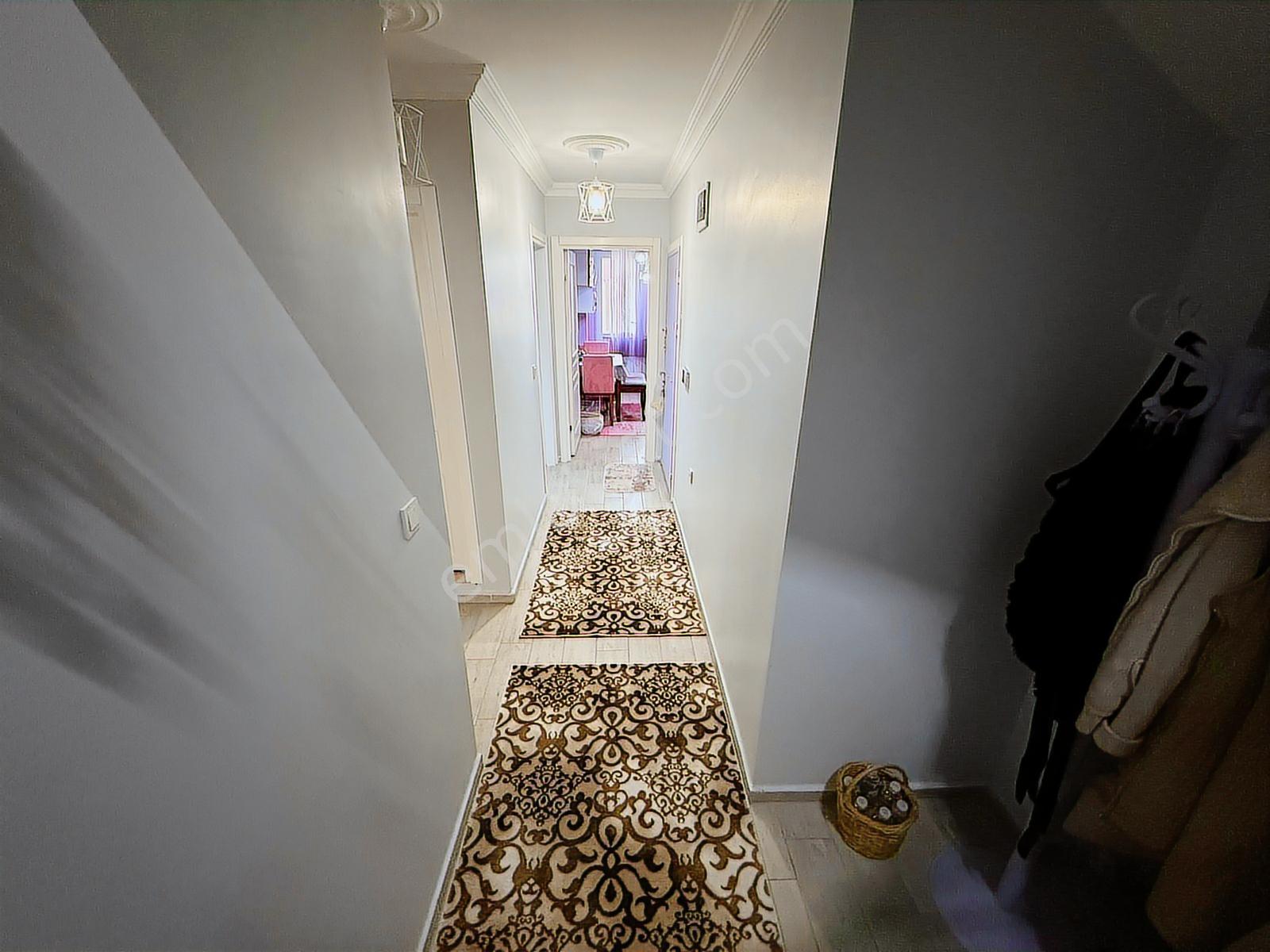 Köşklü Çeşme 4+1 Lüx Yapılı Çift Teraslı 160m² Ön Cephe Dublex - Görsel 18