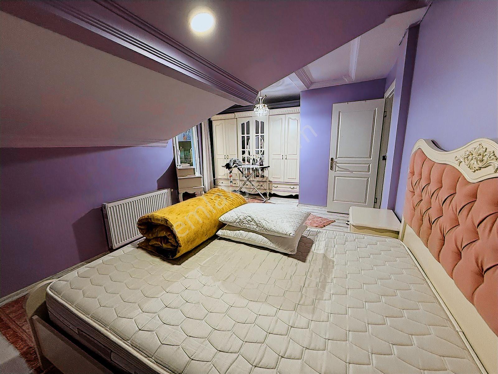Köşklü Çeşme 4+1 Lüx Yapılı Çift Teraslı 160m² Ön Cephe Dublex - Görsel 11