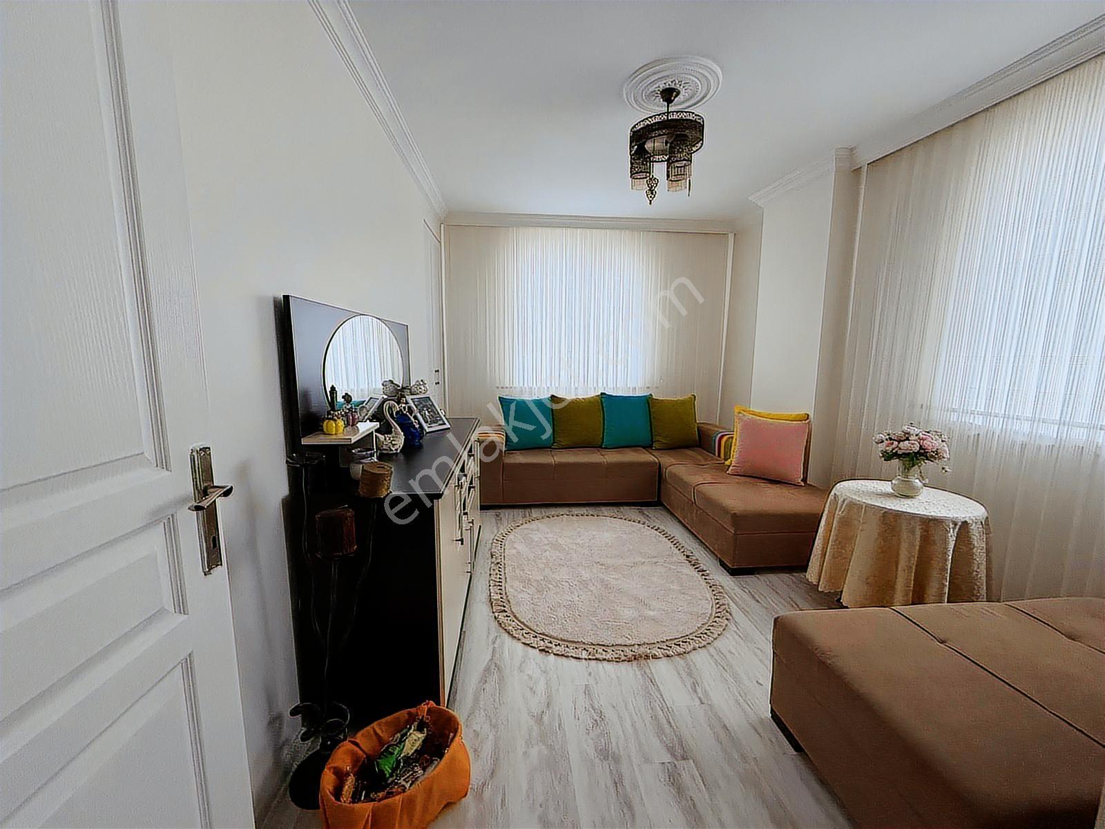 Köşklü Çeşme 4+1 Lüx Yapılı Çift Teraslı 160m² Ön Cephe Dublex - Görsel 17