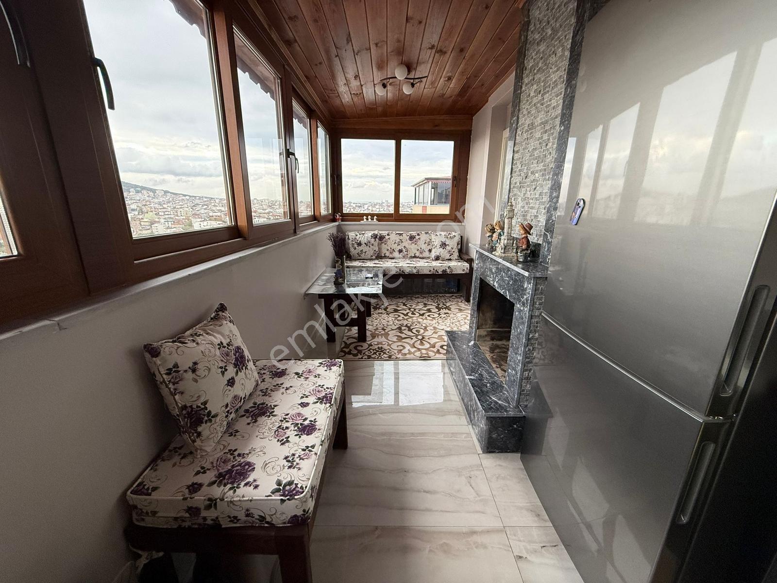 Köşklü Çeşme 4+1 Lüx Yapılı Çift Teraslı 160m² Ön Cephe Dublex - Görsel 10
