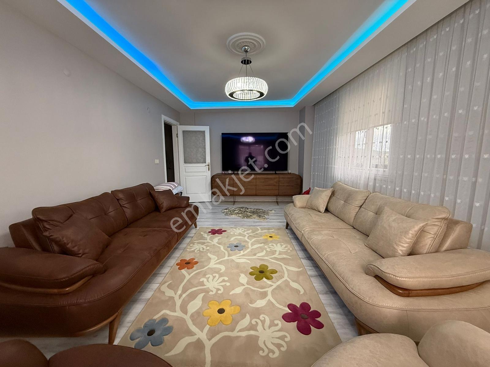 Köşklü Çeşme 4+1 Lüx Yapılı Çift Teraslı 160m² Ön Cephe Dublex - Görsel 3