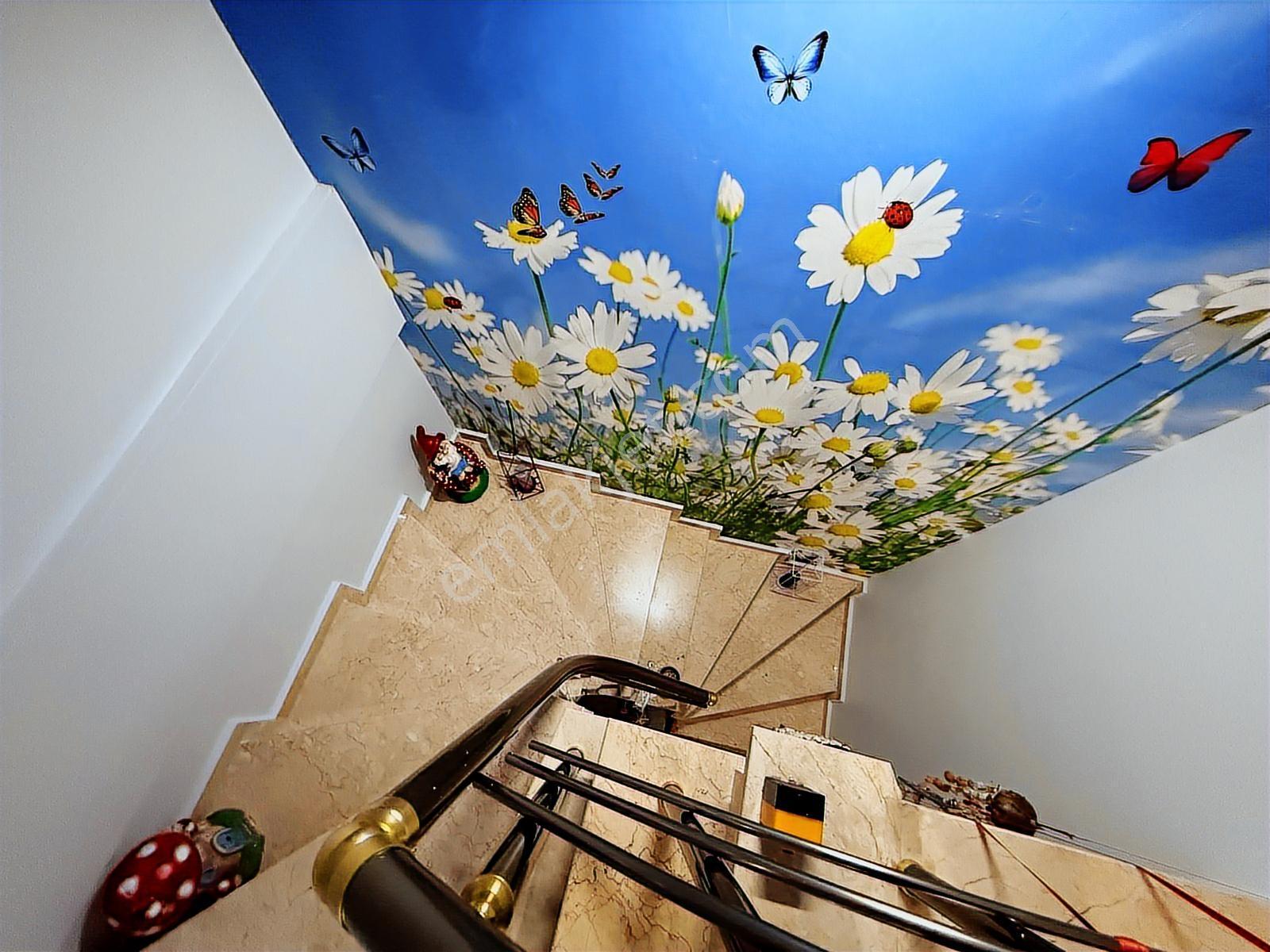 Köşklü Çeşme 4+1 Lüx Yapılı Çift Teraslı 160m² Ön Cephe Dublex - Görsel 25
