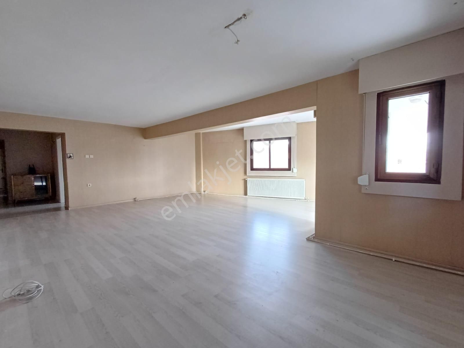 Bestekar Sadi Hoşseste Satılık 3+1 Ferah Köşe Daire - Görsel 9