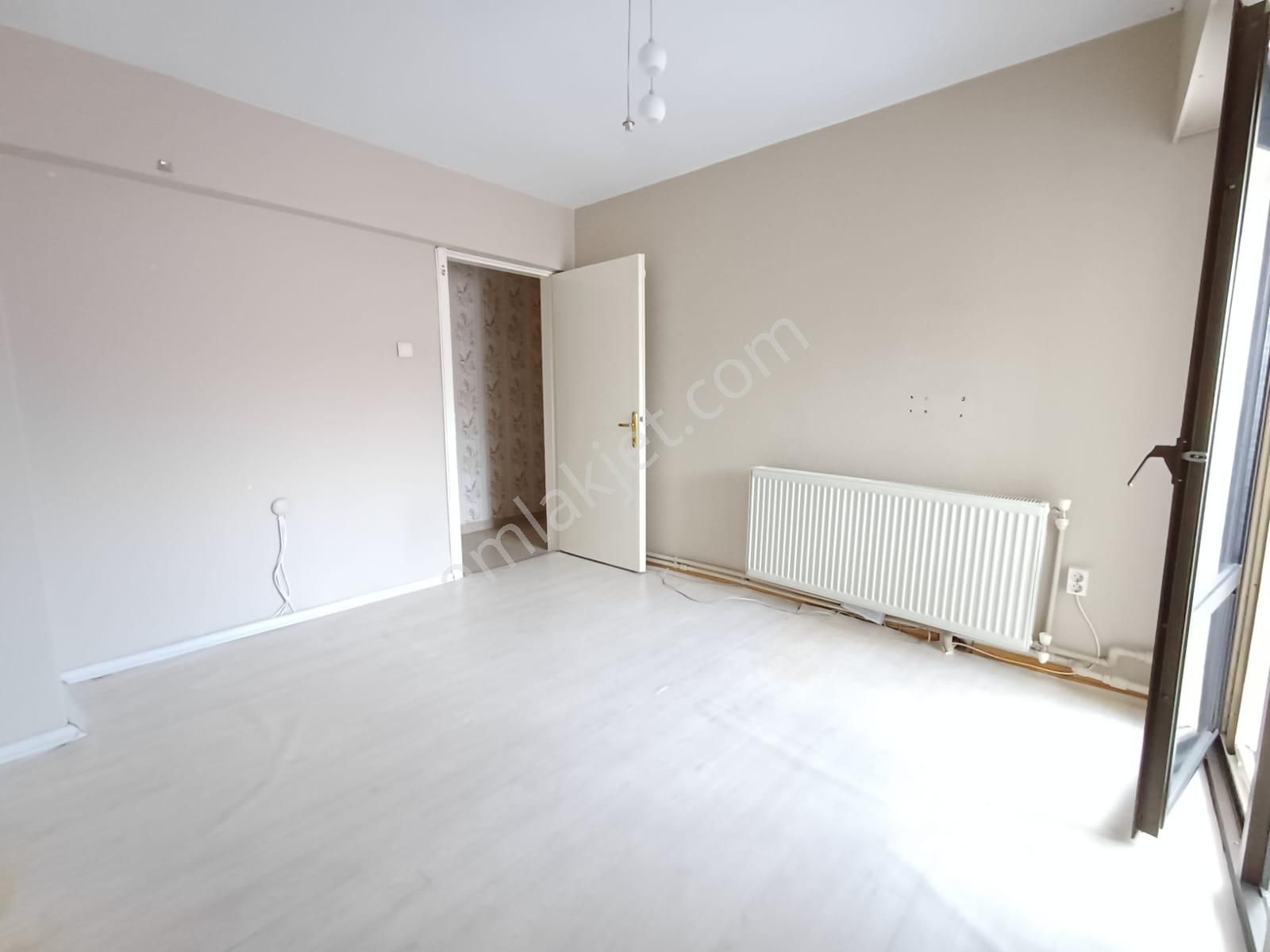 Bestekar Sadi Hoşseste Satılık 3+1 Ferah Köşe Daire - Görsel 24