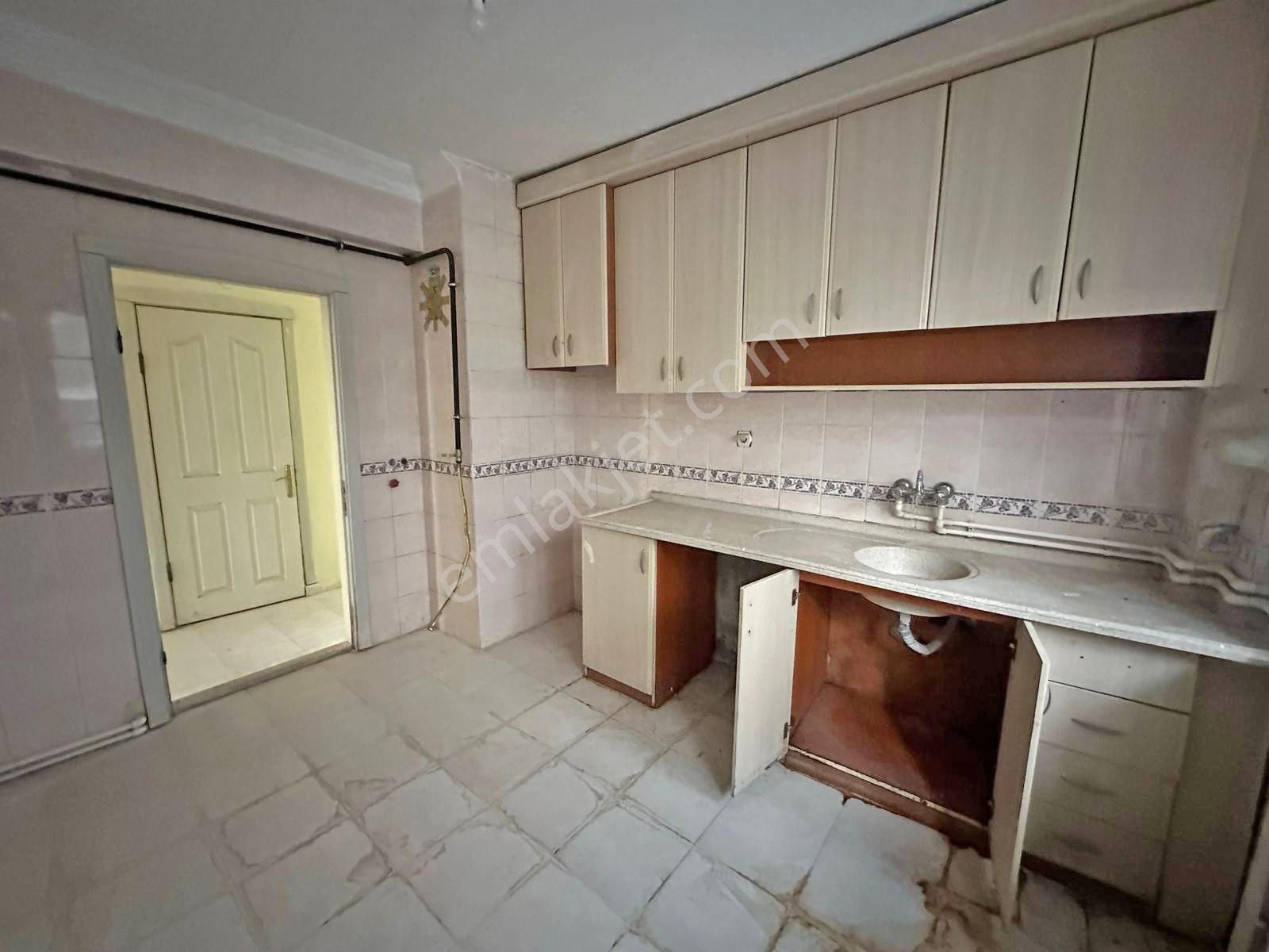 Afyon Üçok Emlaktan İstiklal Mah Satılık 3+1 Temiz Bakımlı Diare - Görsel 10