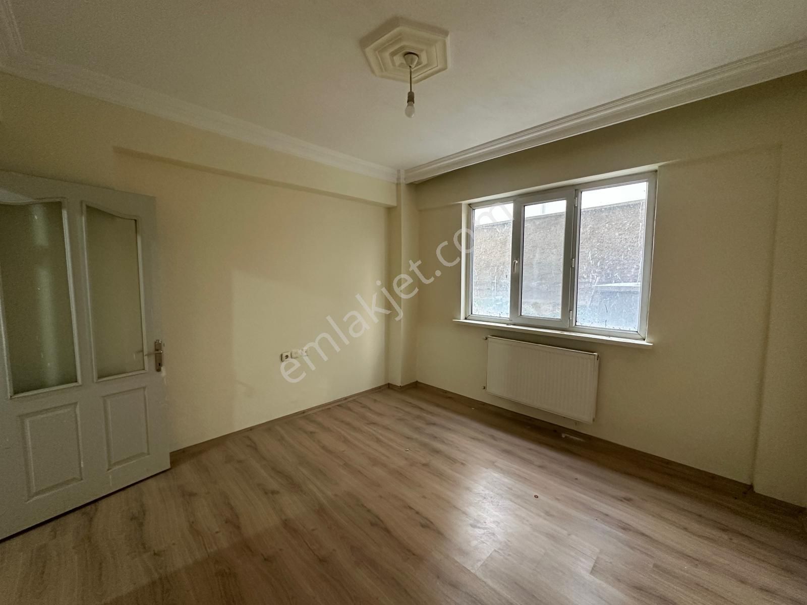 Afyon Üçok Emlaktan İstiklal Mah Satılık 3+1 Temiz Bakımlı Diare - Görsel 16