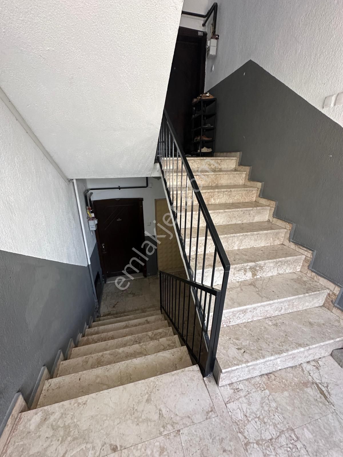 Afyon Üçok Emlaktan İstiklal Mah Satılık 3+1 Temiz Bakımlı Diare - Görsel 4